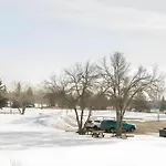 Medicine Hat Inn & Suites