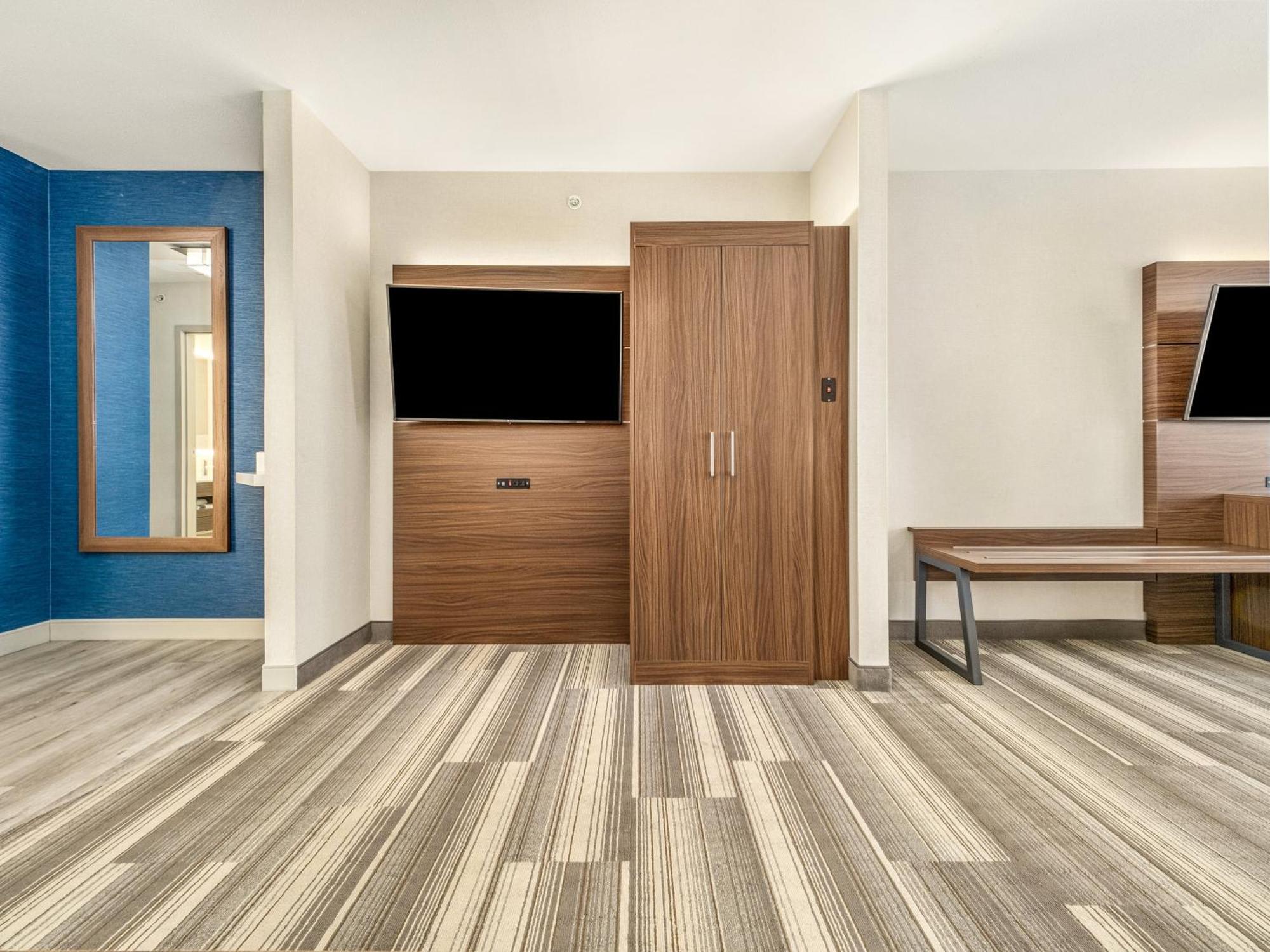 Express & Medicine By Ihg 4*