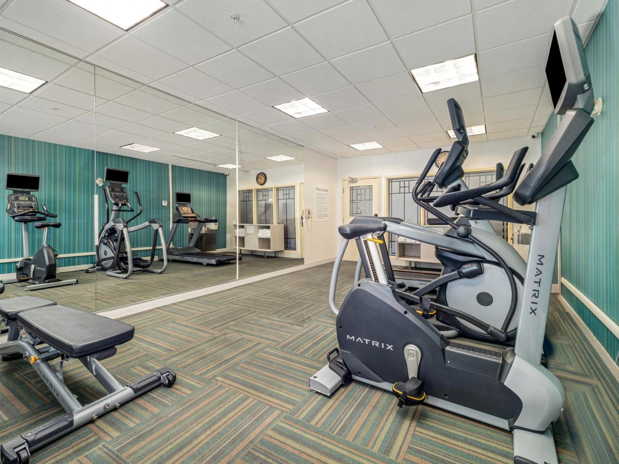 Express & Medicine By Ihg Hotel Medicine Hat