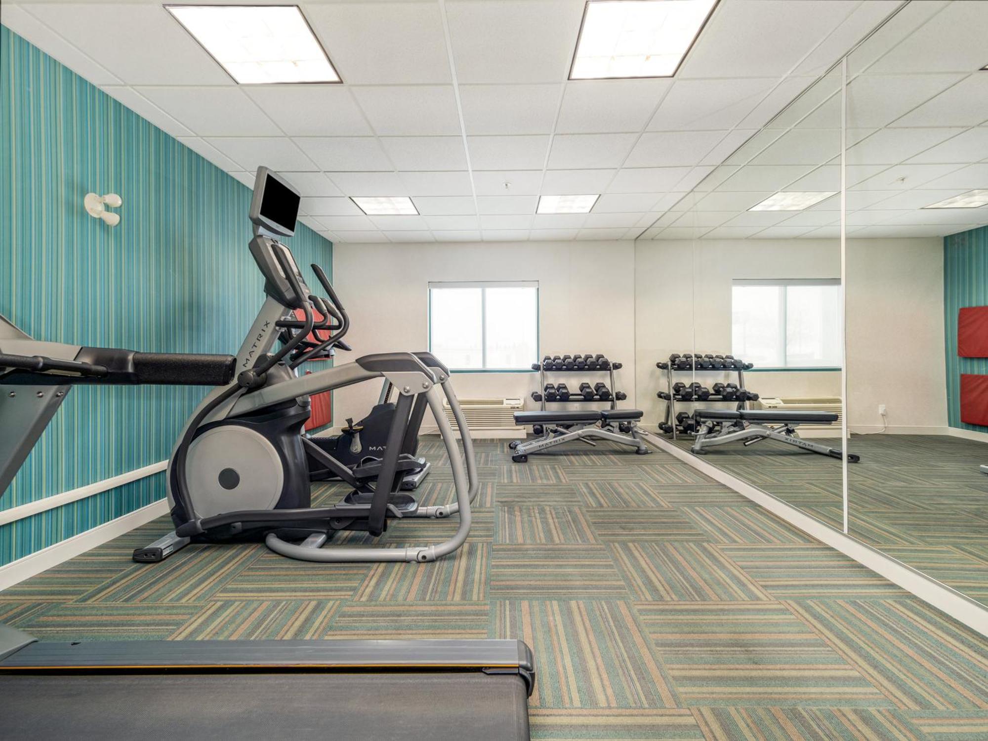 Express & Medicine By Ihg Hotel Medicine Hat