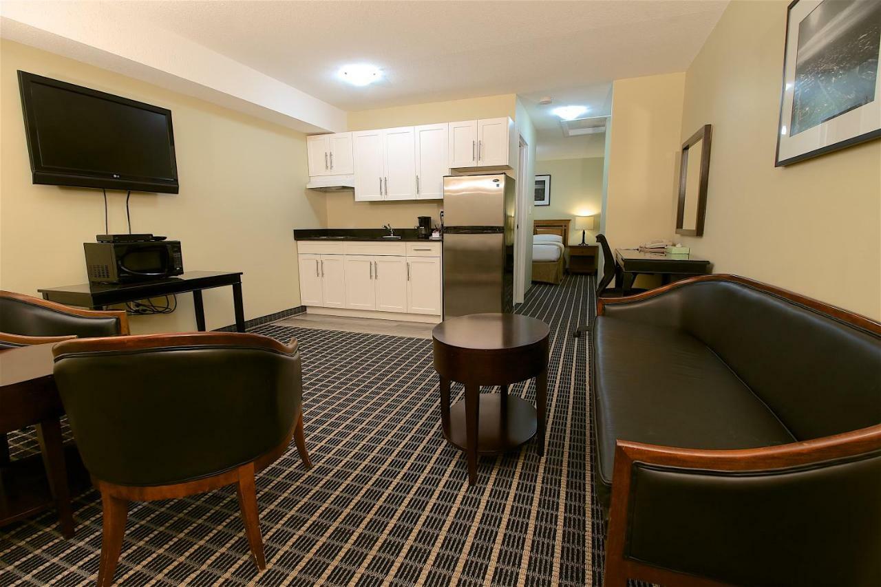 Medicine & Motel Medicine Hat