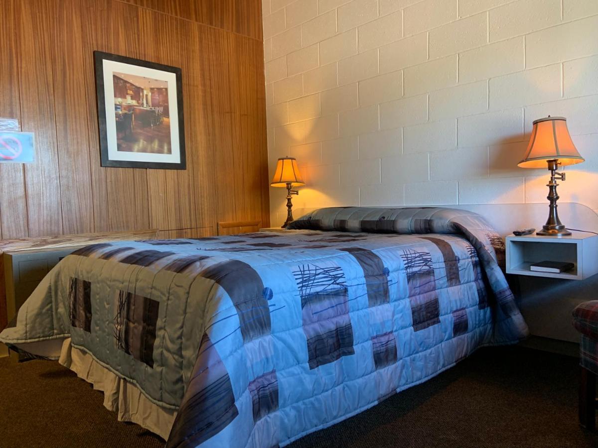 Ace Crown Motel Medicine Hat