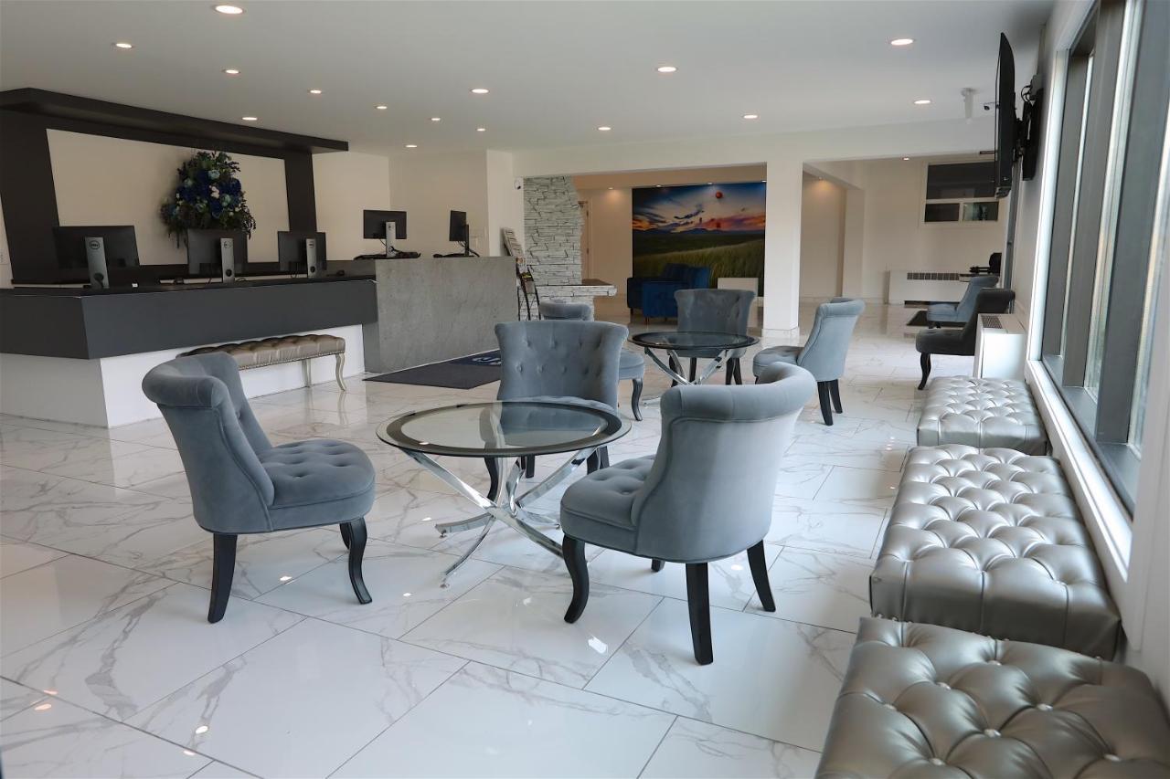 Clarion Pointe 3*