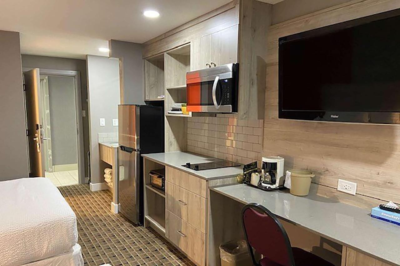 Ramada By Wyndham Medicine 3*