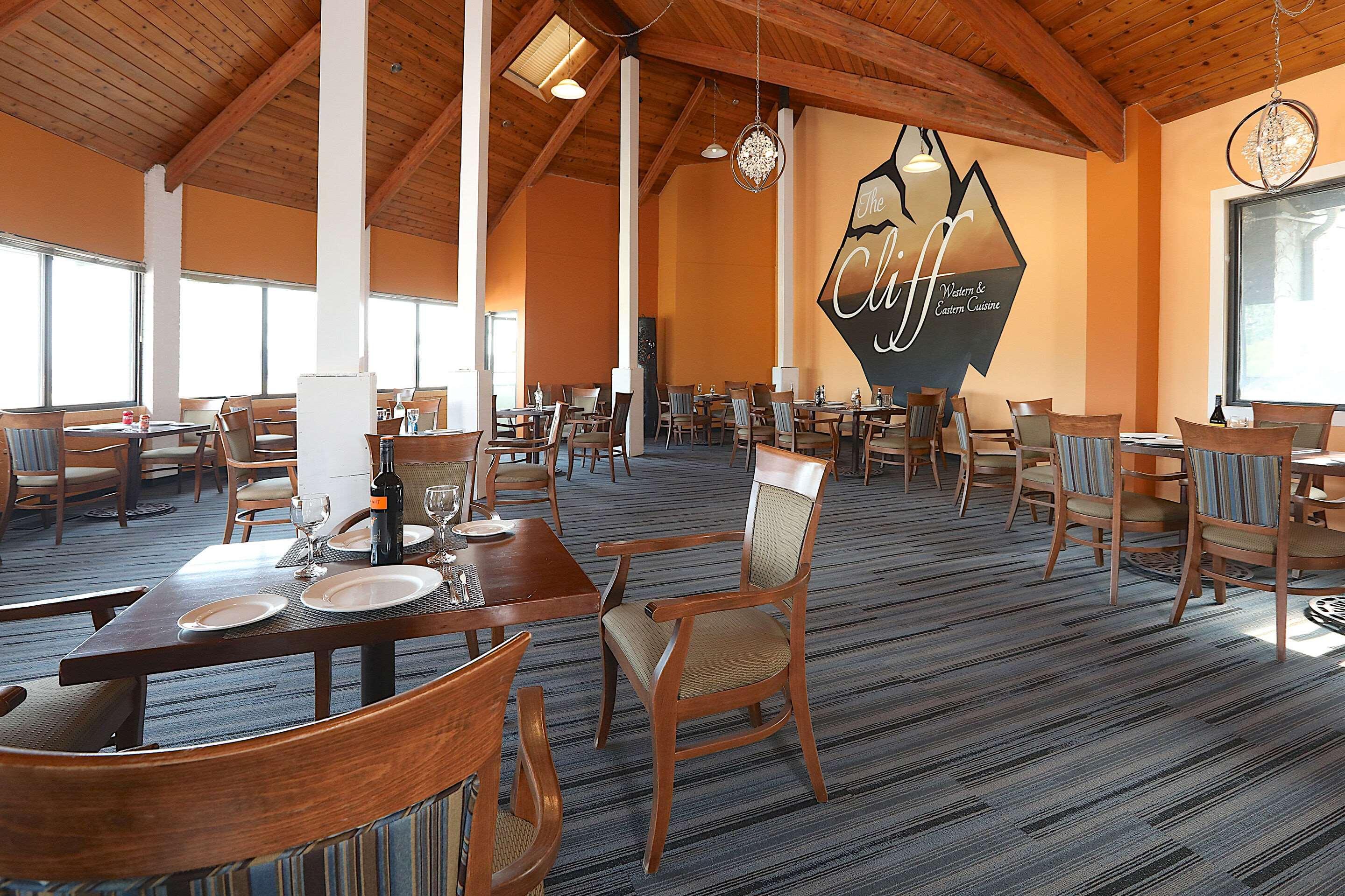 Clarion Pointe 3*