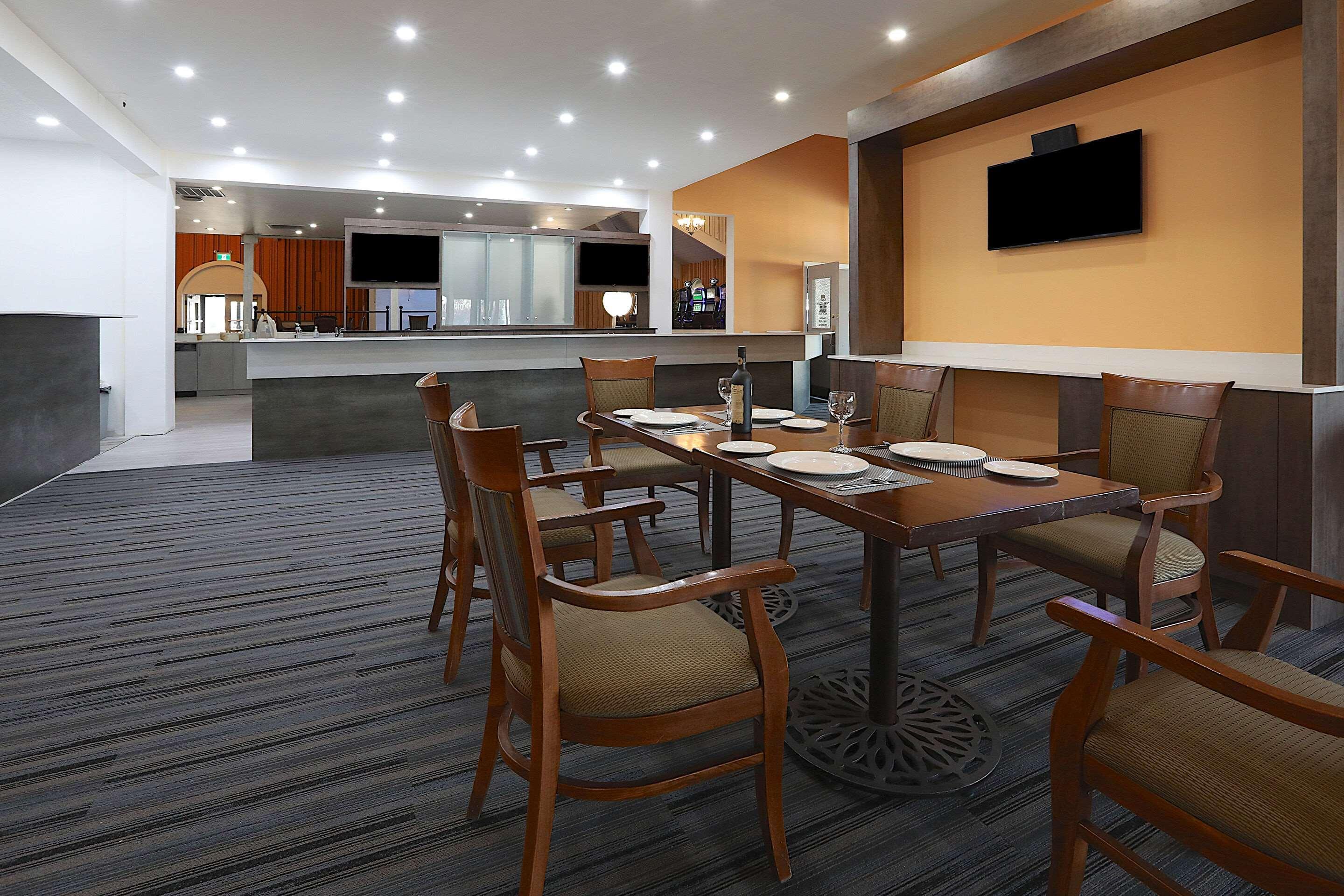 Hotel Clarion Pointe Medicine Hat