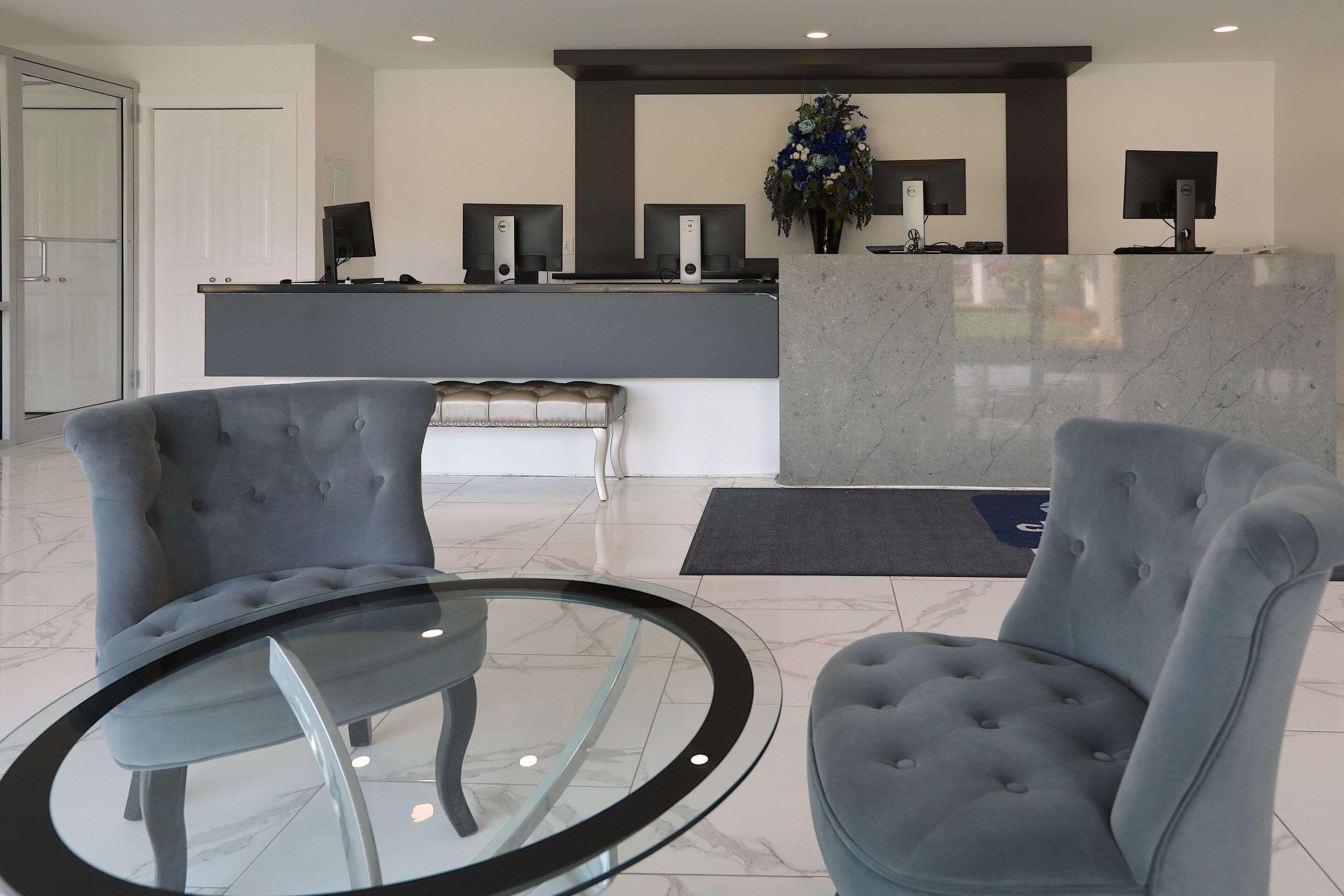 Hotel Clarion Pointe 3*