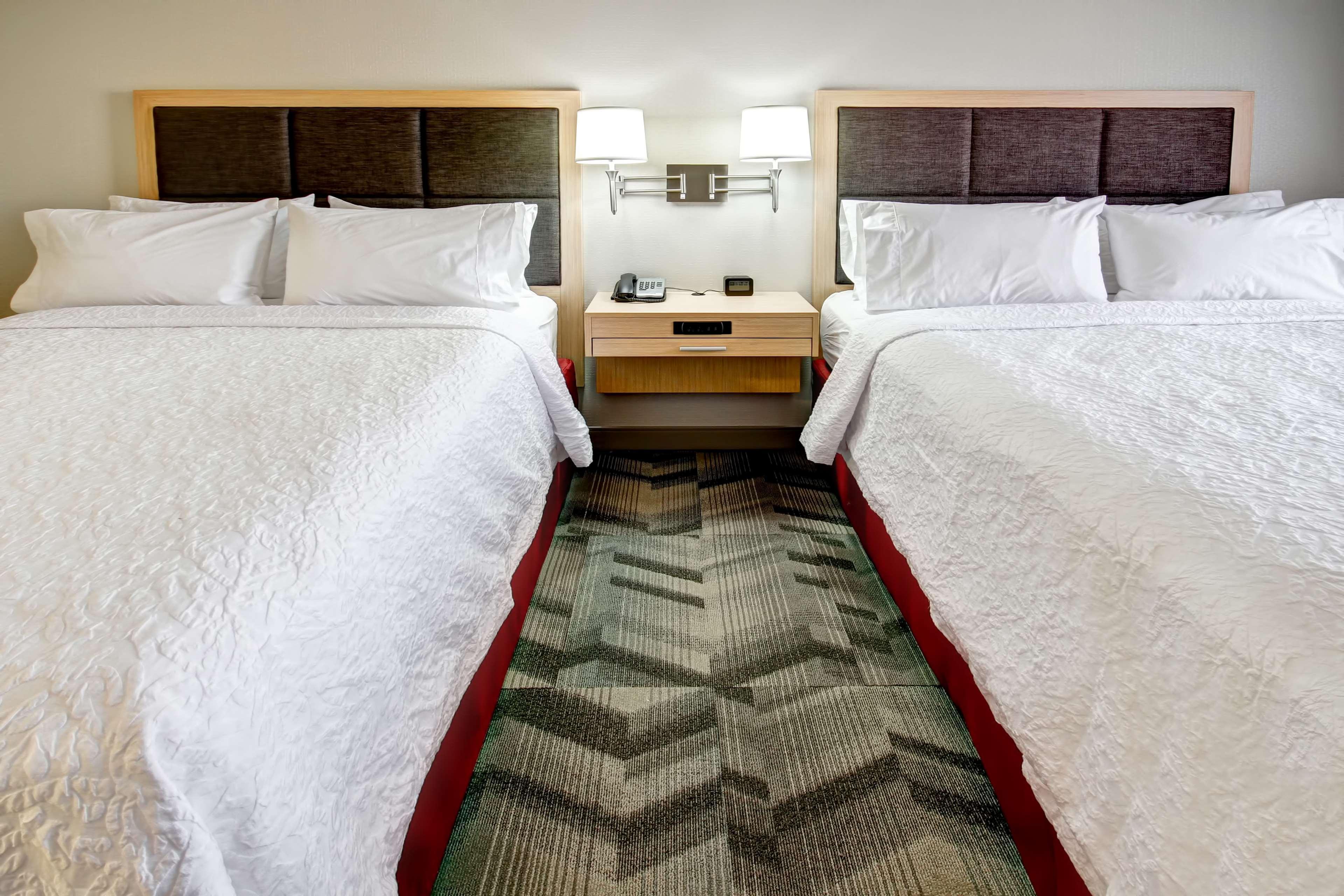 Hampton & - Medicine Hotel Medicine Hat