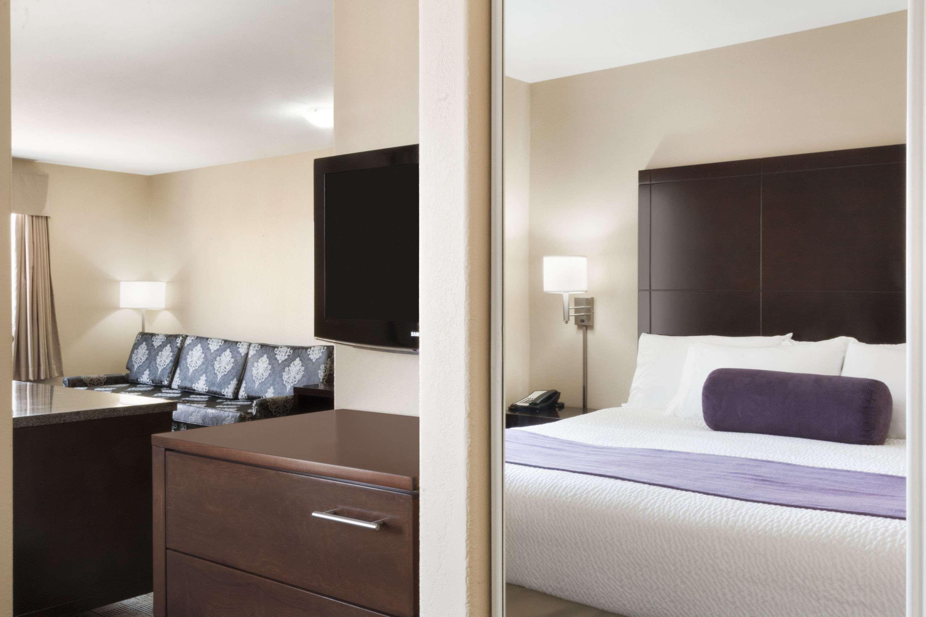 Days By Wyndham Medicine Hotel