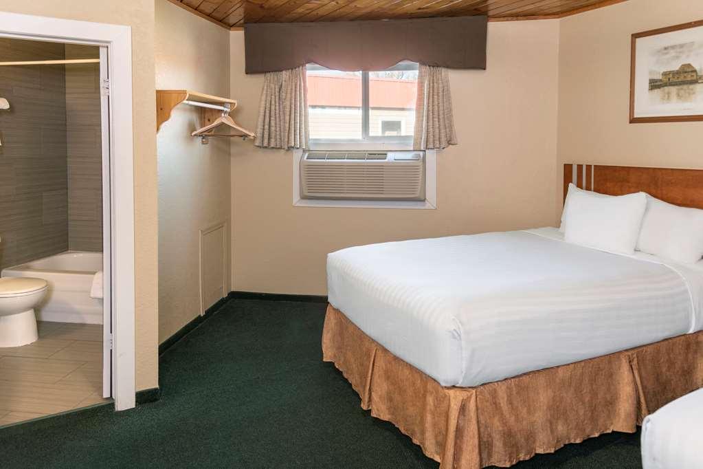 Hotel Econo & Medicine Hat