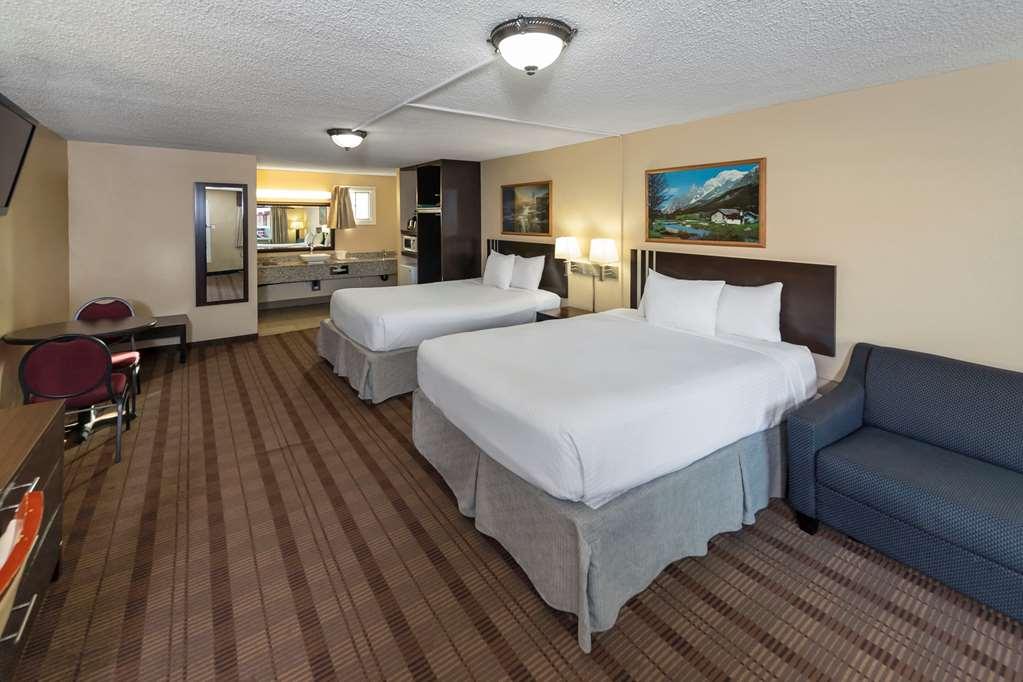 Hotel Econo & Medicine Hat