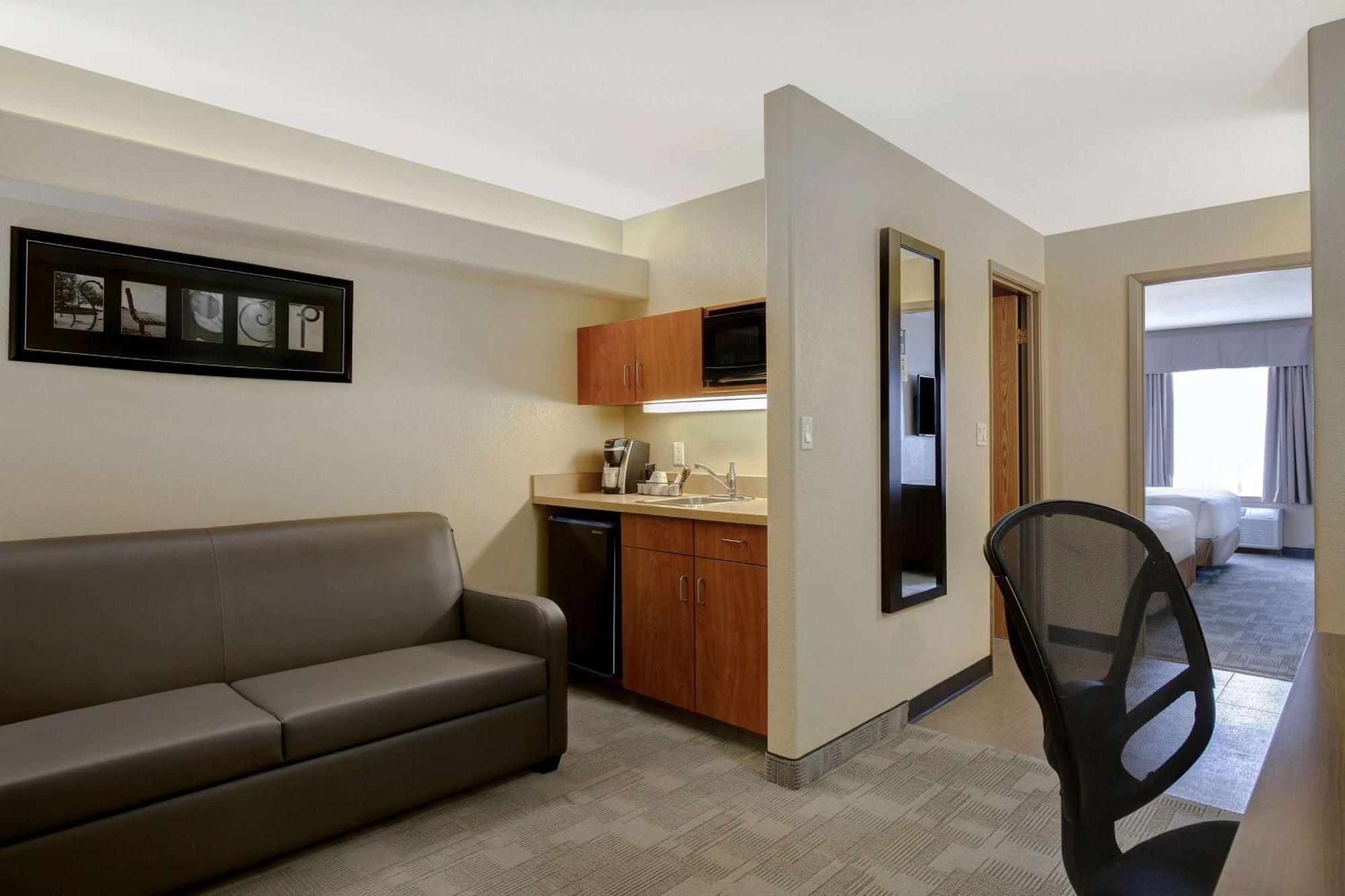 Days By Wyndham Medicine Medicine Hat