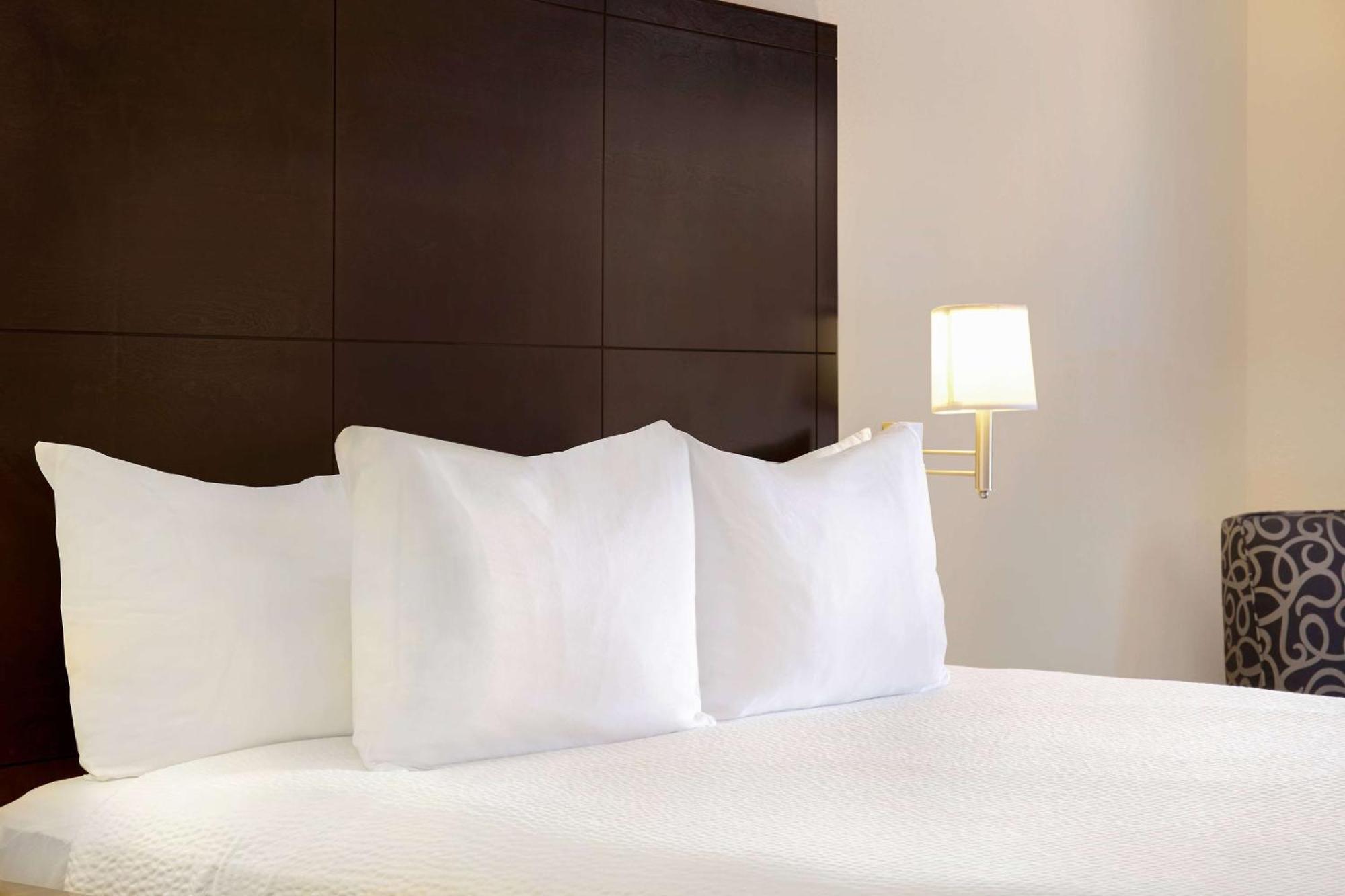 Days By Wyndham Medicine Hotel Medicine Hat