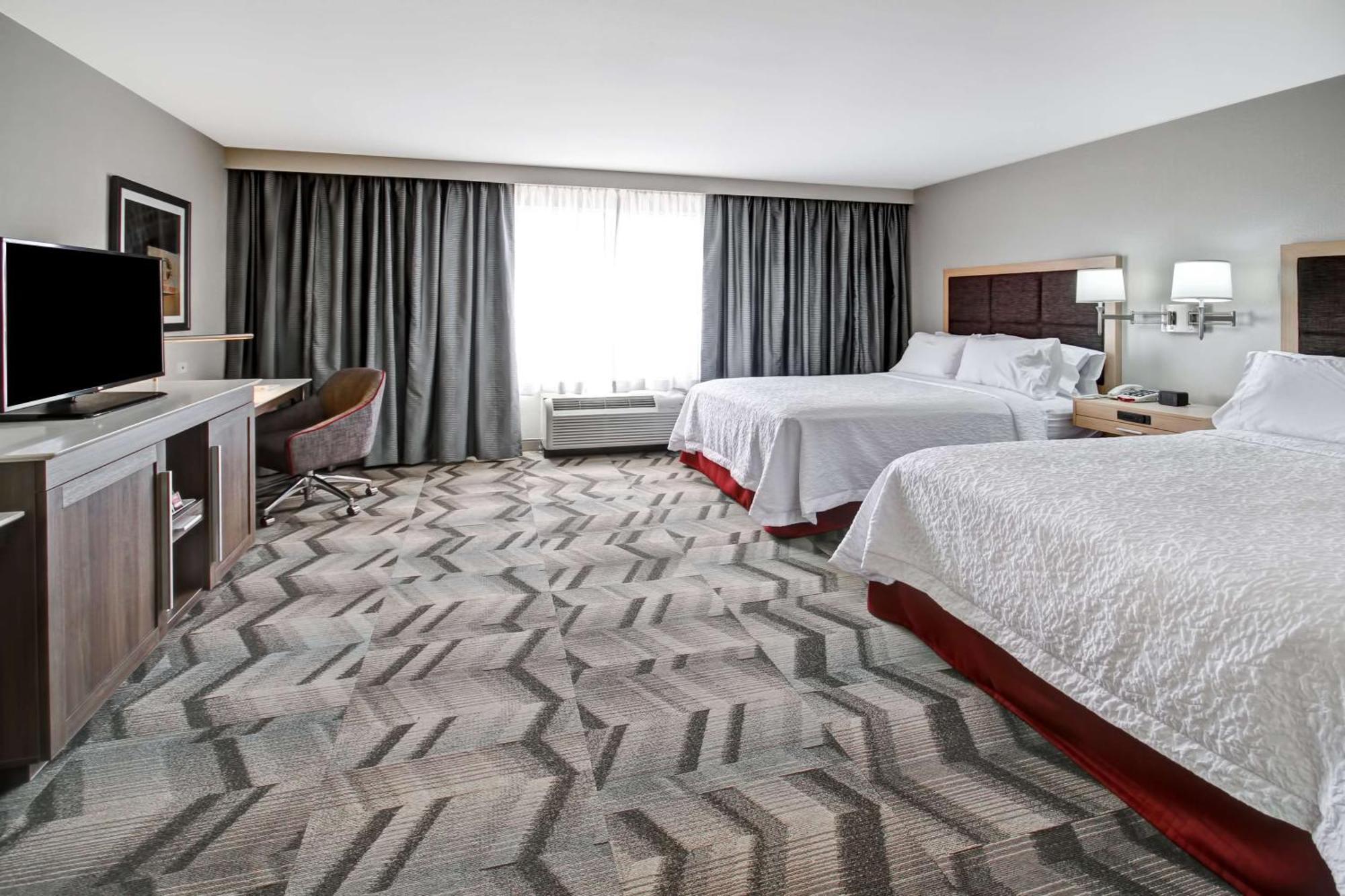 Hampton & - Medicine Hotel Medicine Hat