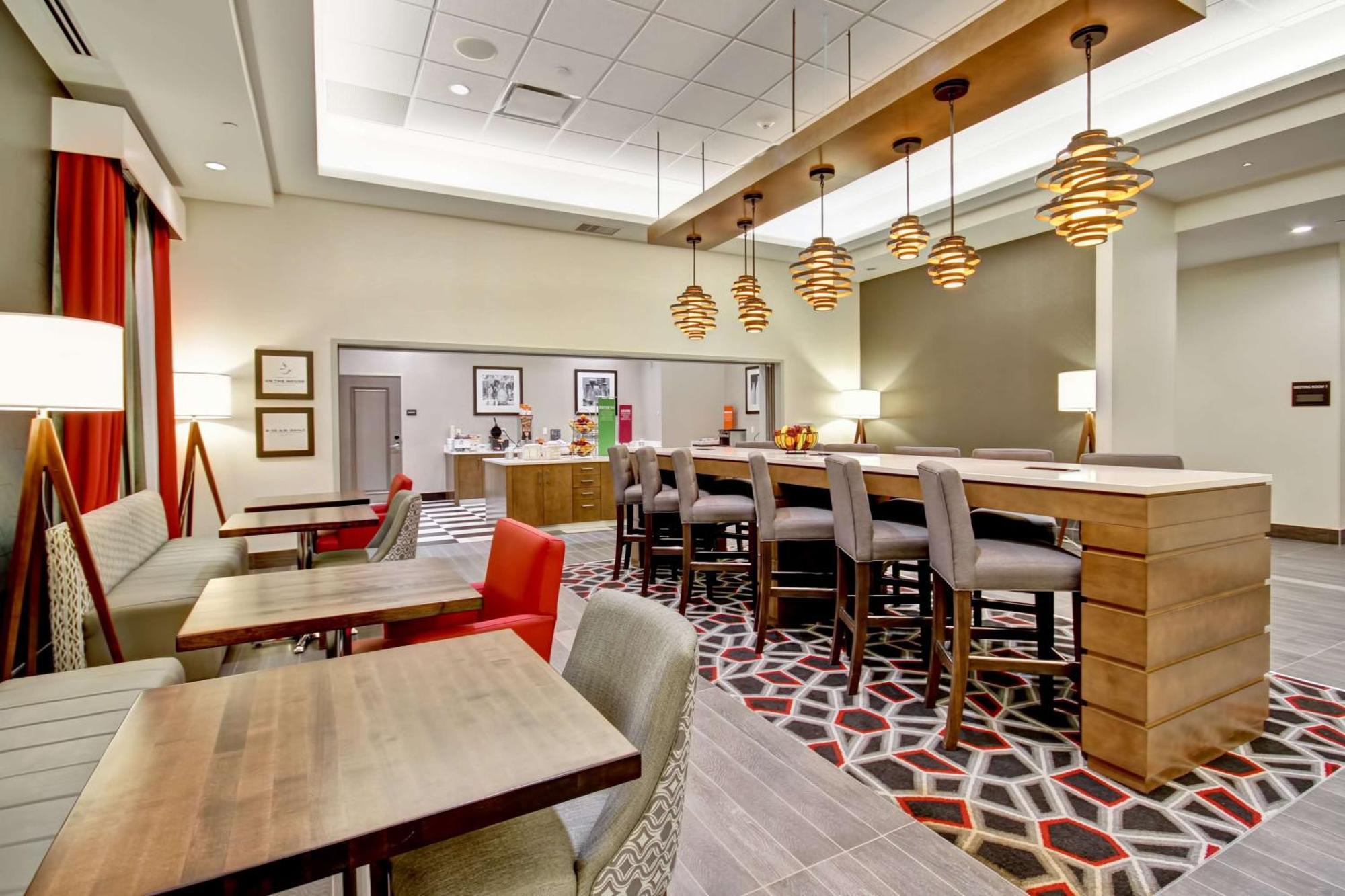 Hampton & - Medicine Hotel 3*