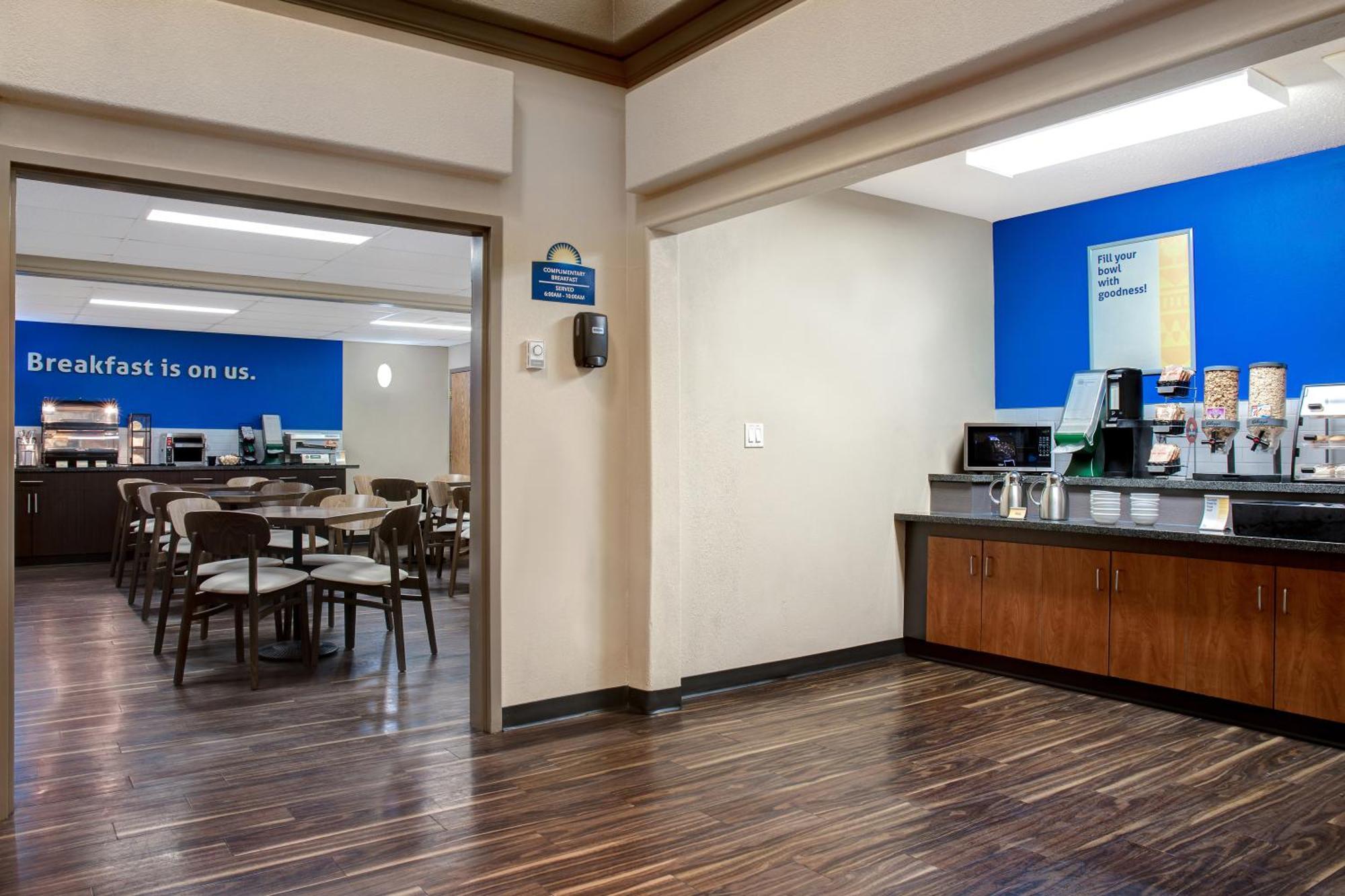 Hotel Days By Wyndham Medicine