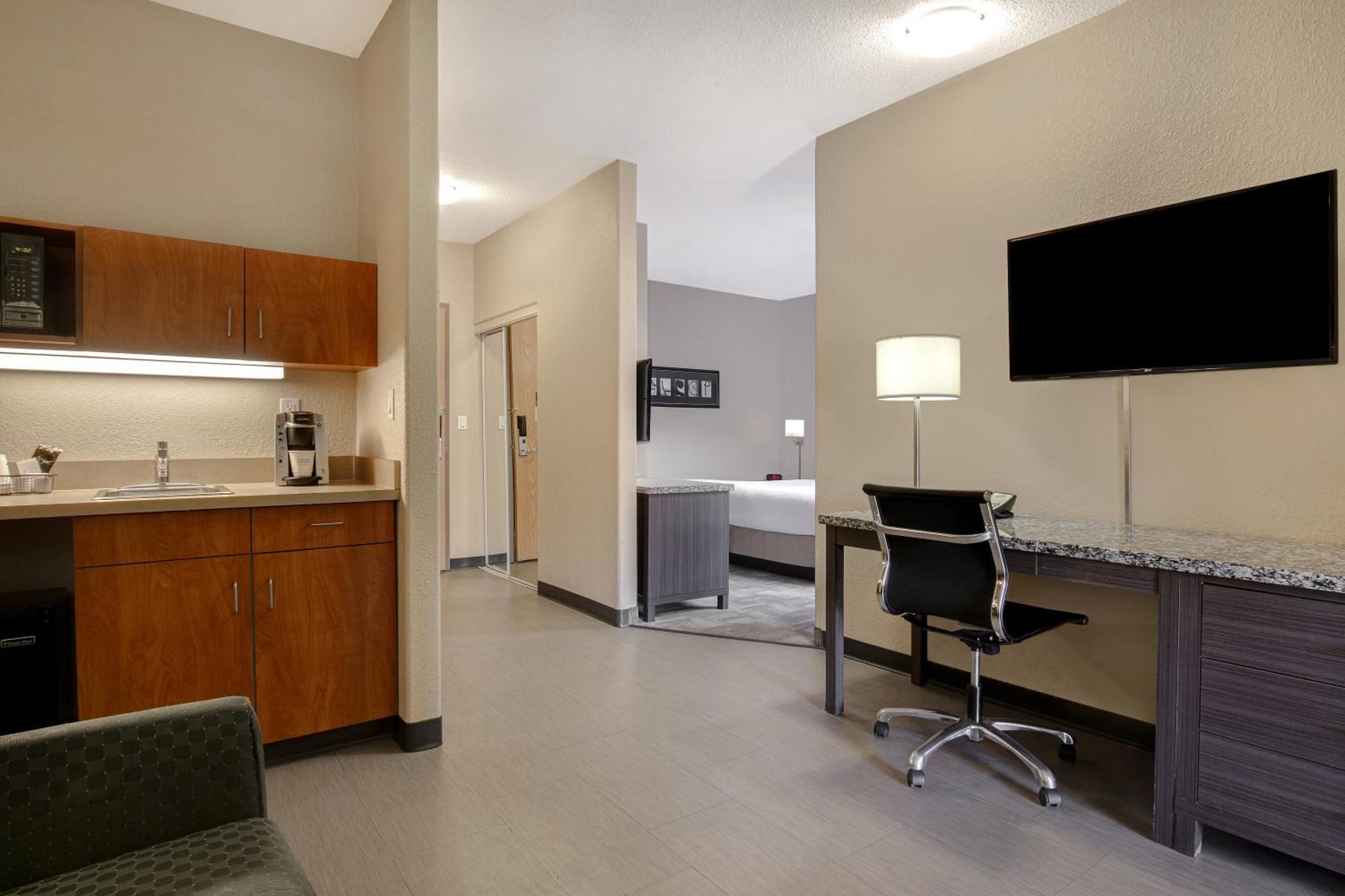 Hotel Days By Wyndham Medicine
