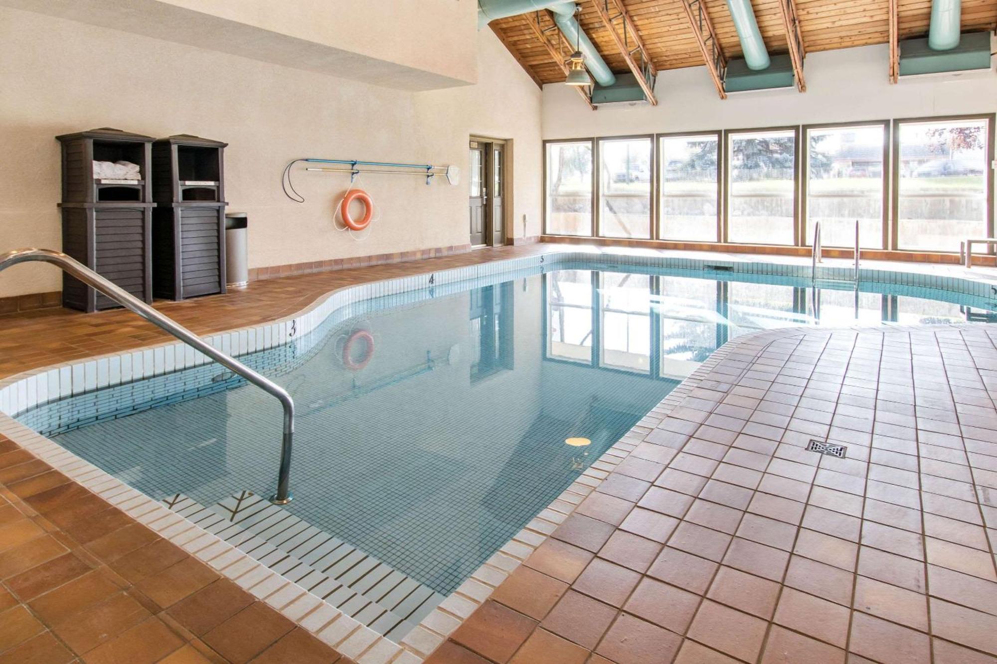 Hotel Flamingo Medicine Hat