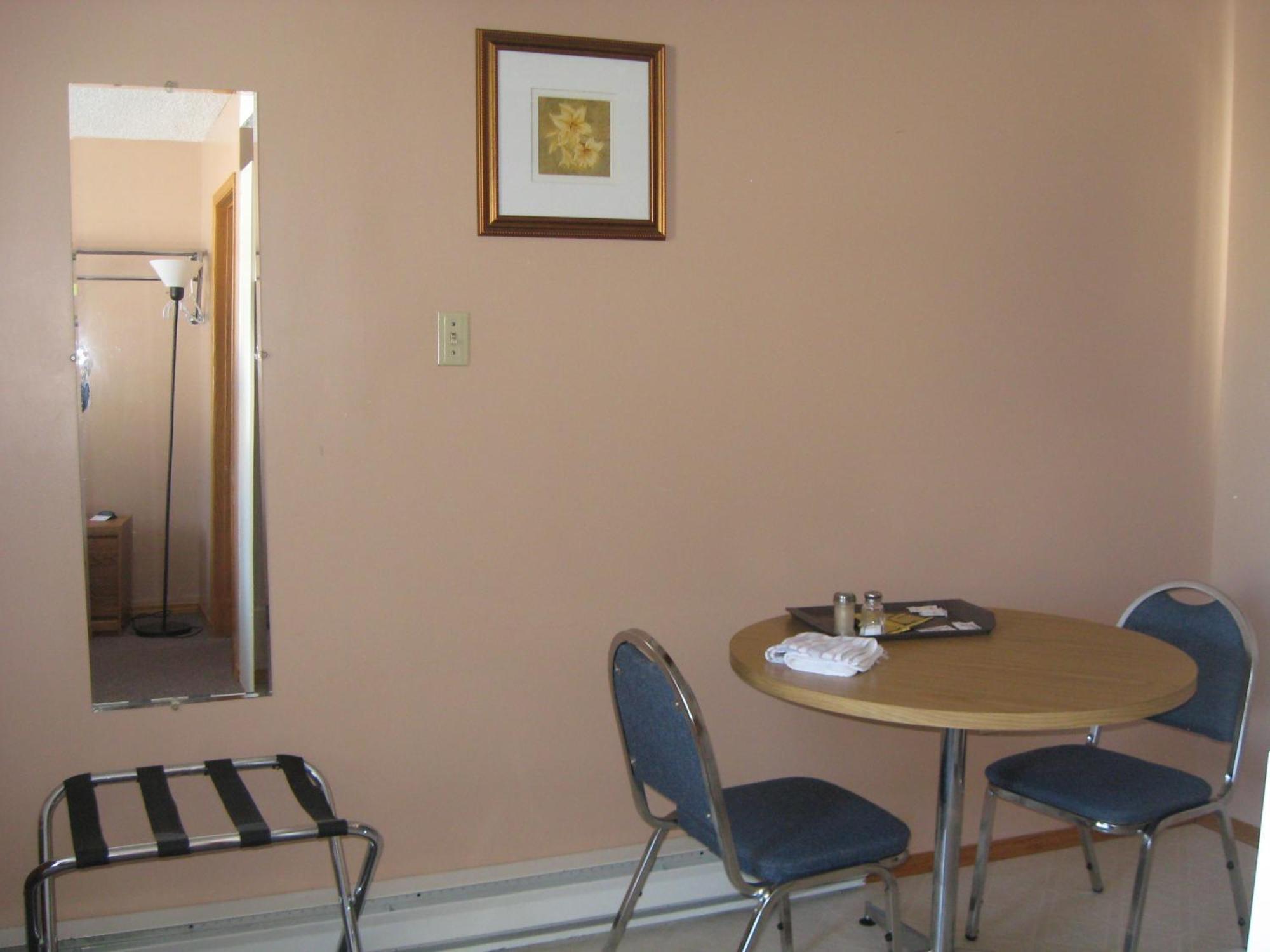 Motel Pals And Rv Park Medicine Hat