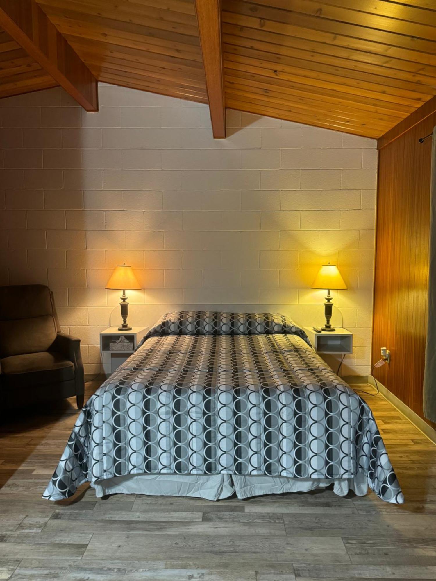 Ace Crown Motel Medicine Hat