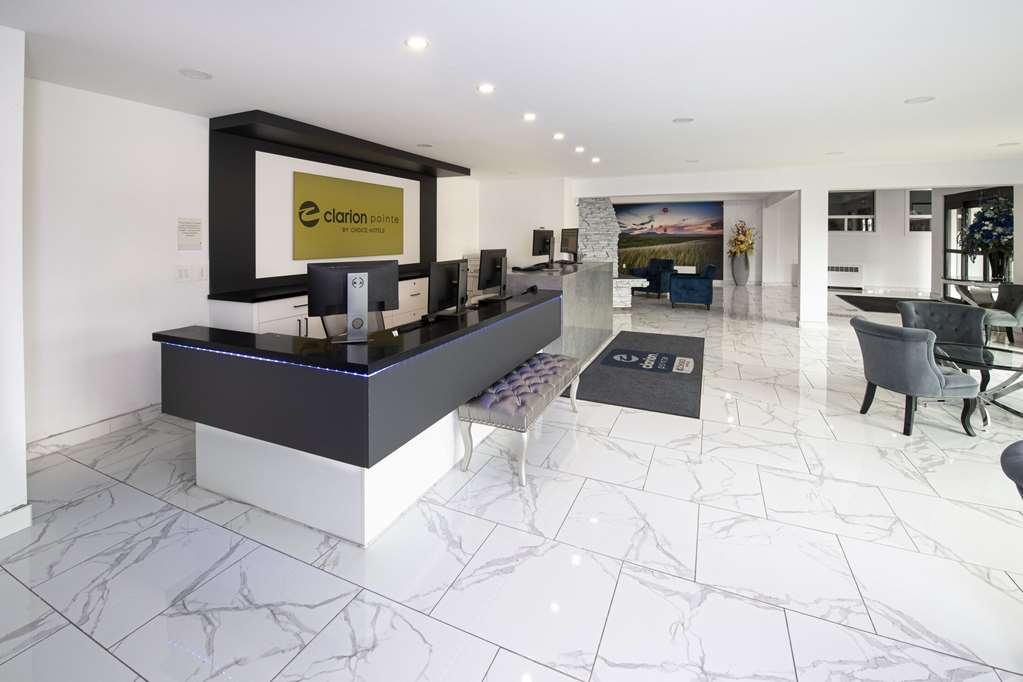 Clarion Pointe 3*
