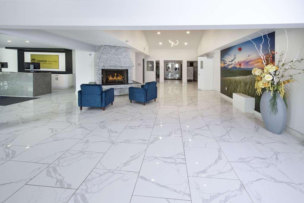 Clarion Pointe Hotel