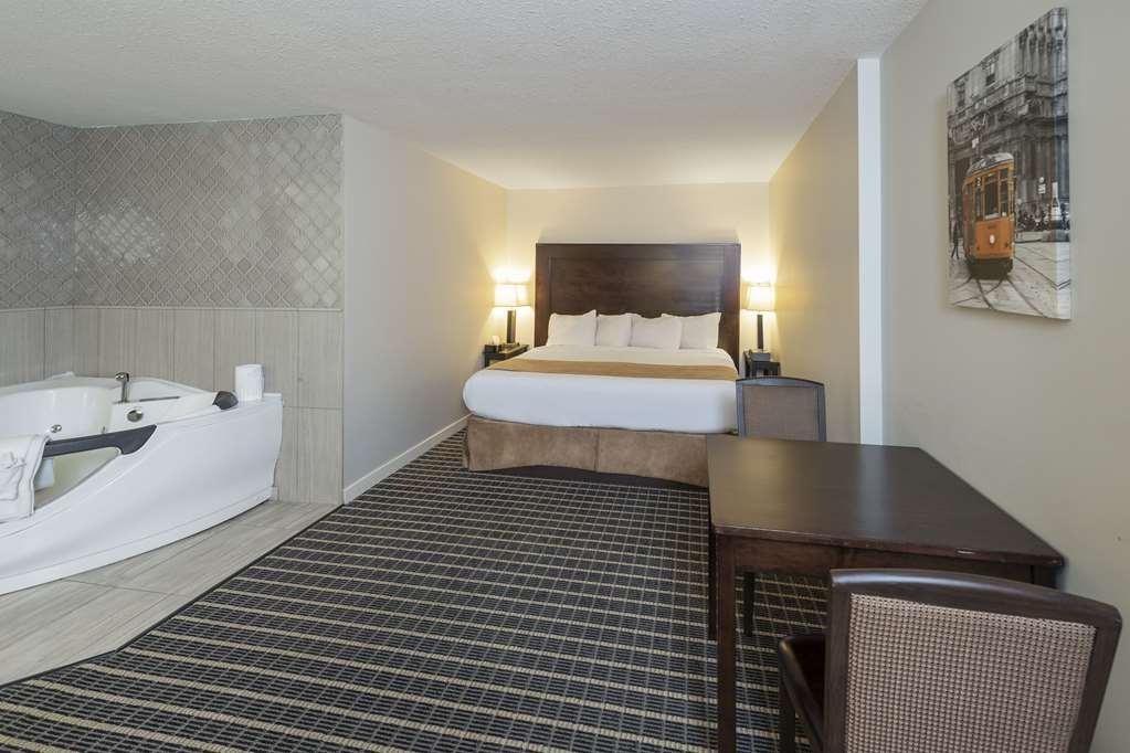 Hotel Clarion Pointe
