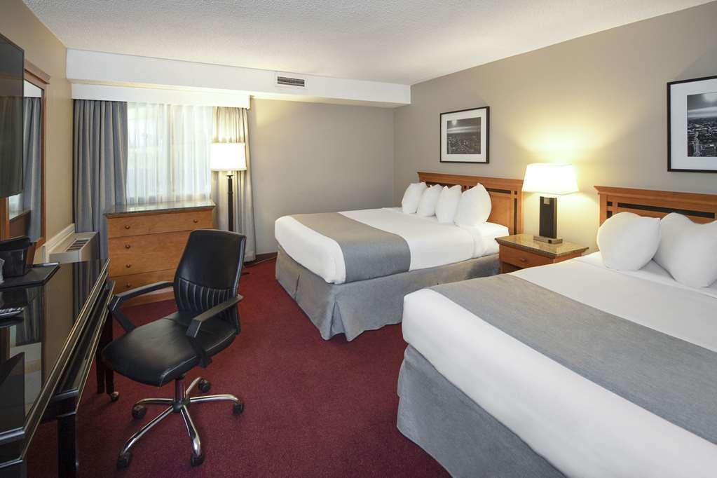 Clarion Pointe 3*