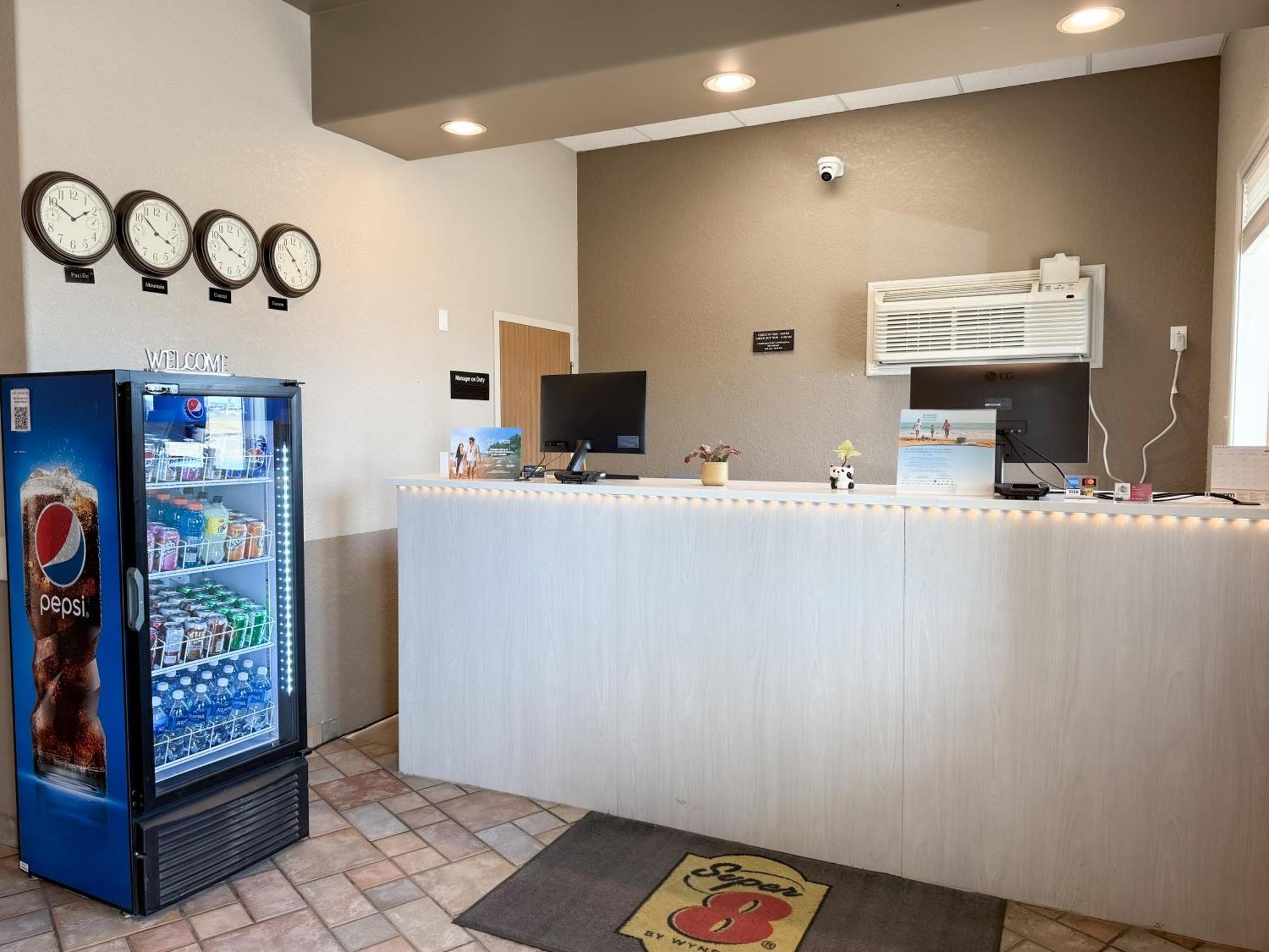 Super 8 By Wyndham Medicine Ab Medicine Hat