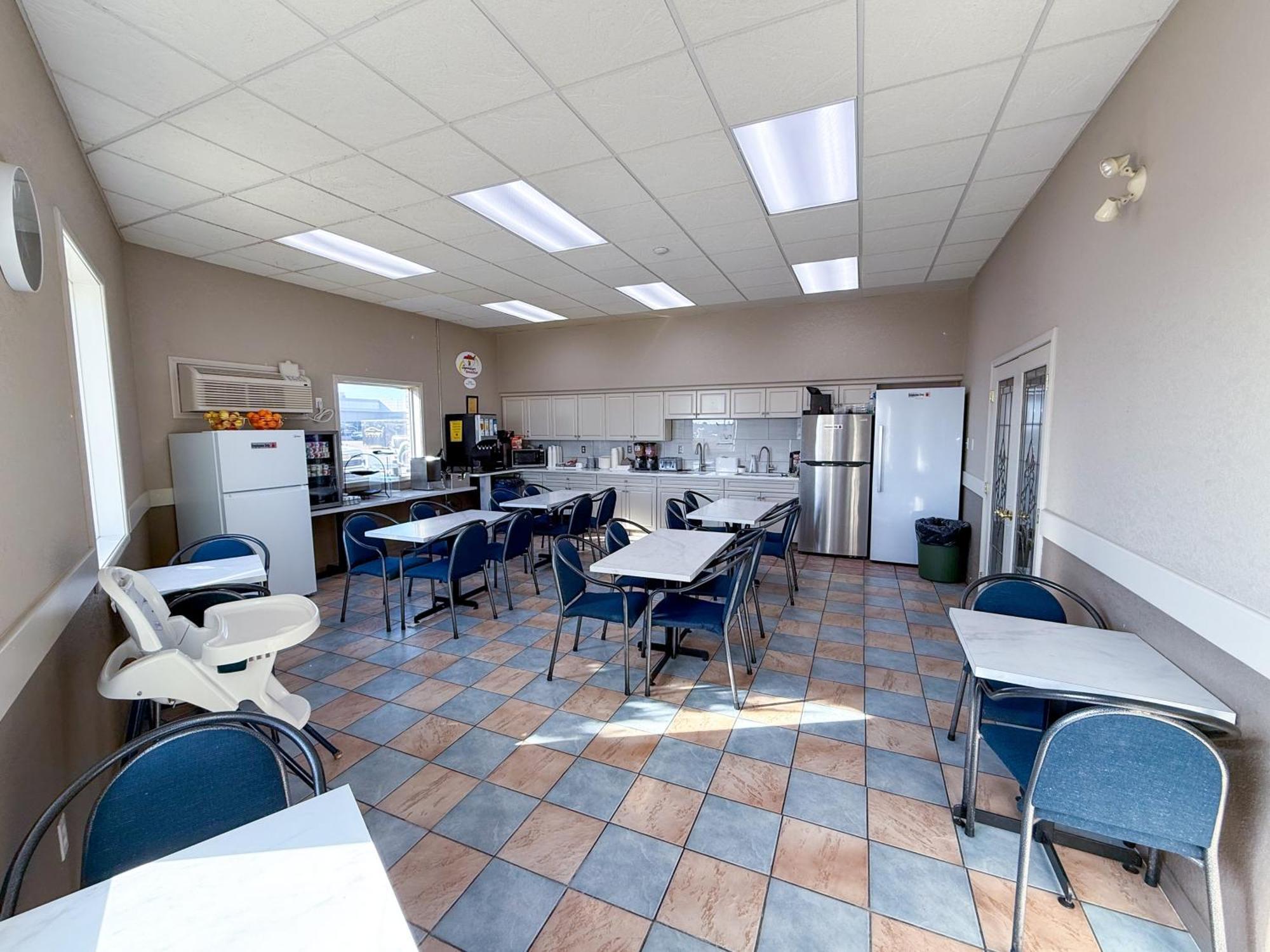 Super 8 By Wyndham Medicine Ab Motel 2*