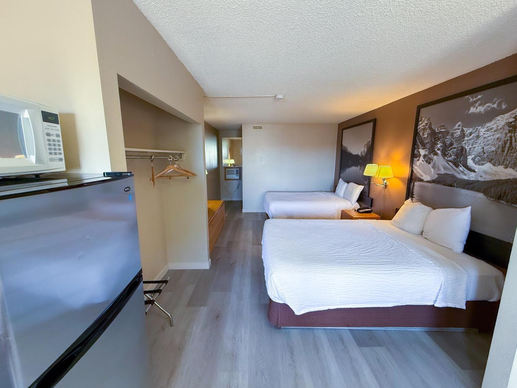 Super 8 By Wyndham Medicine Ab Motel Medicine Hat