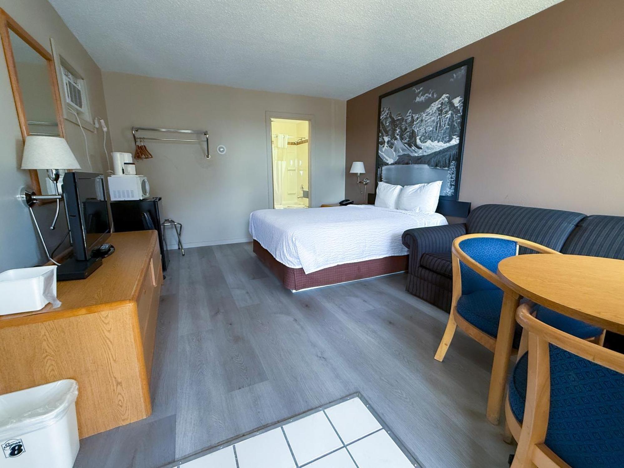 Super 8 By Wyndham Medicine Ab Medicine Hat