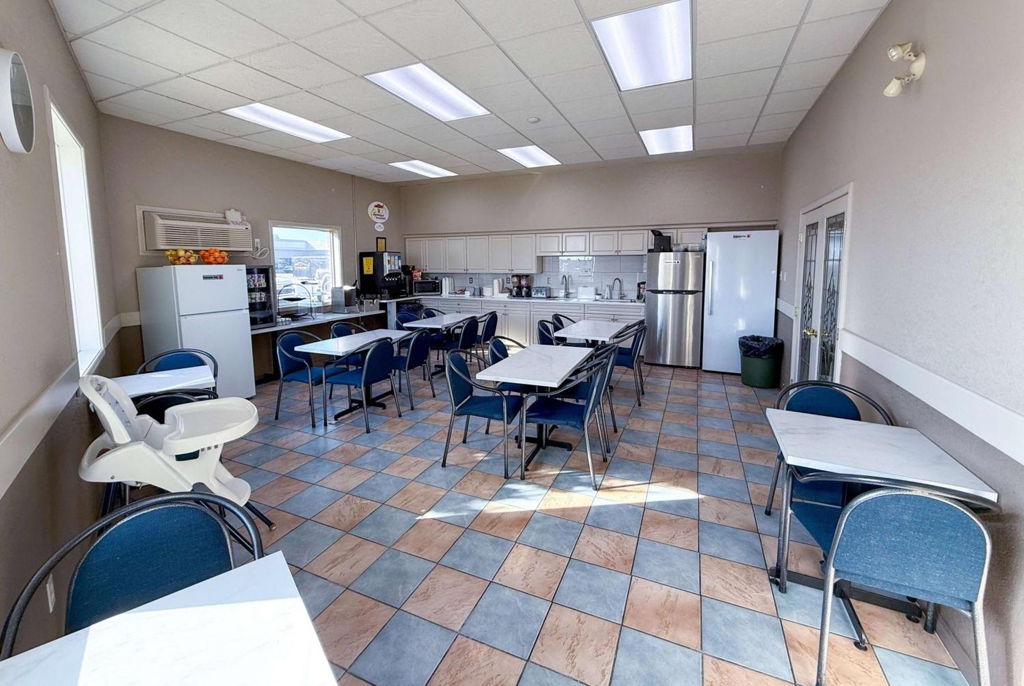 Motel Super 8 By Wyndham Medicine Ab