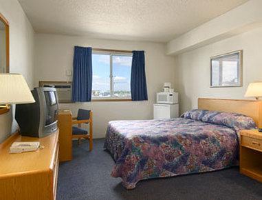 Super 8 By Wyndham Medicine Ab Motel