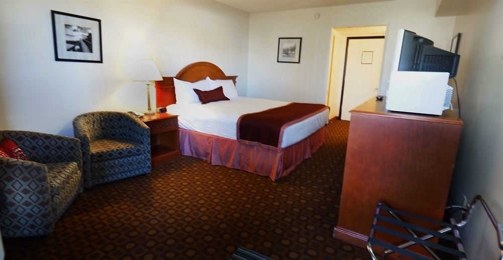 Ramada By Wyndham Medicine 3*