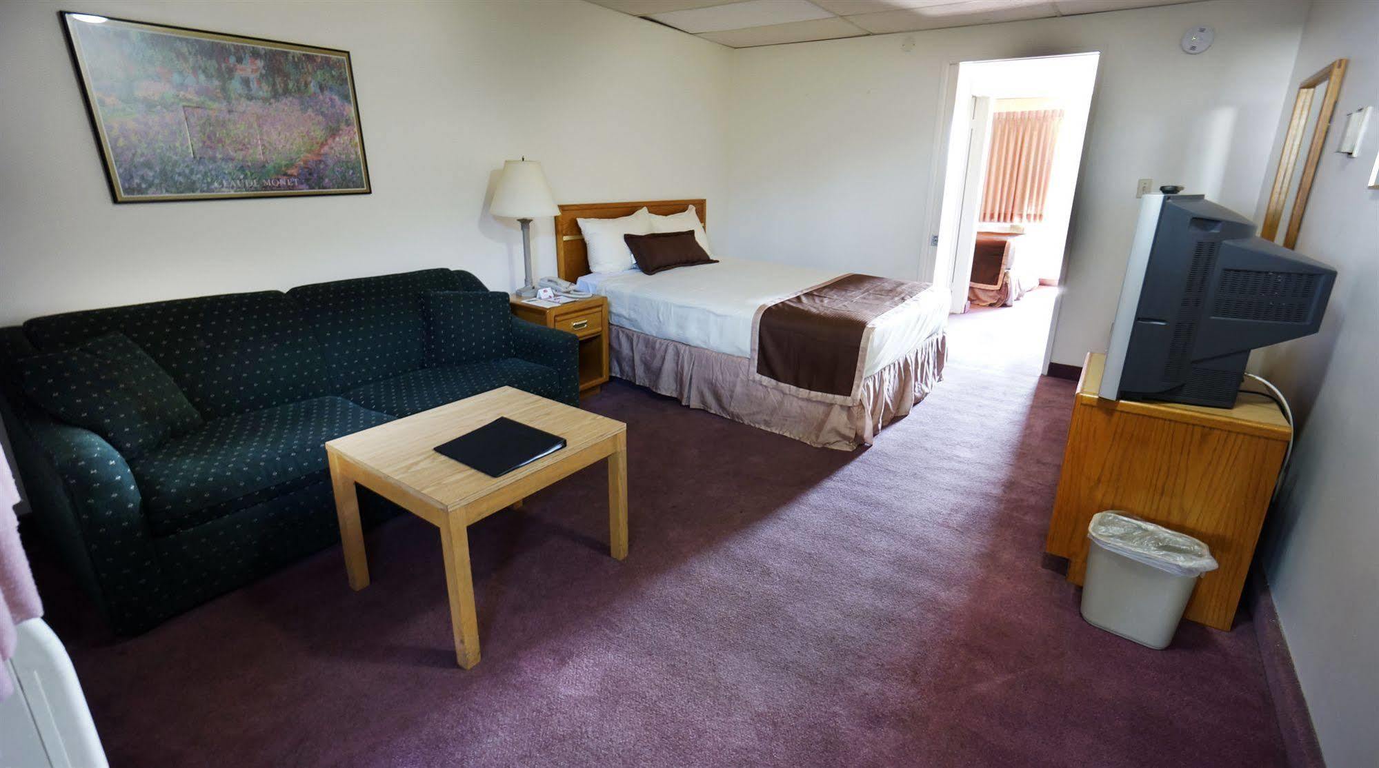 Ramada By Wyndham Medicine Hotel 3*