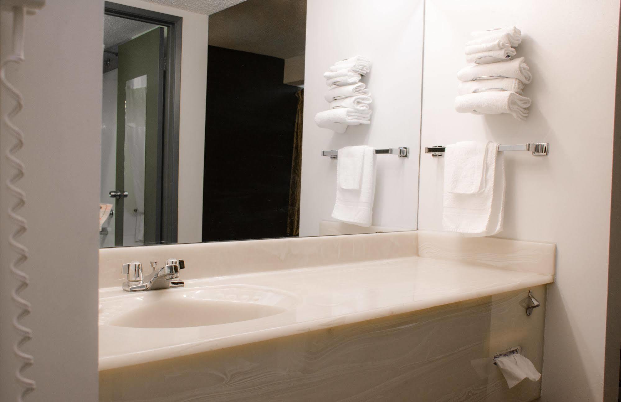 Ramada By Wyndham Medicine 3*