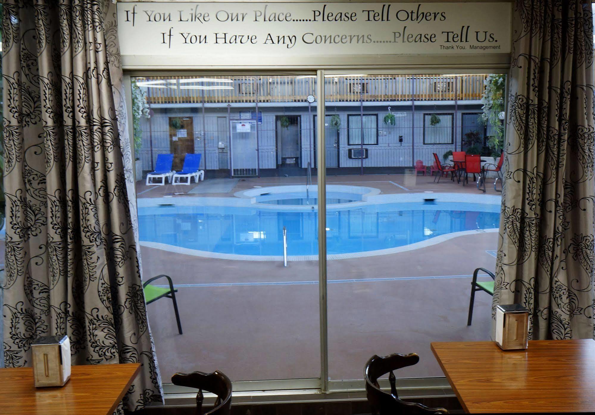Ramada By Wyndham Medicine 3*
