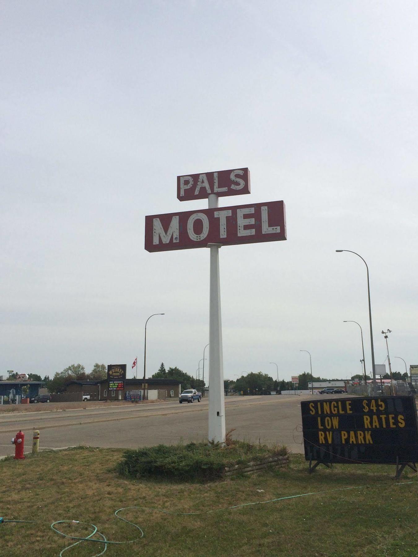 Pals And Rv Park Medicine Hat