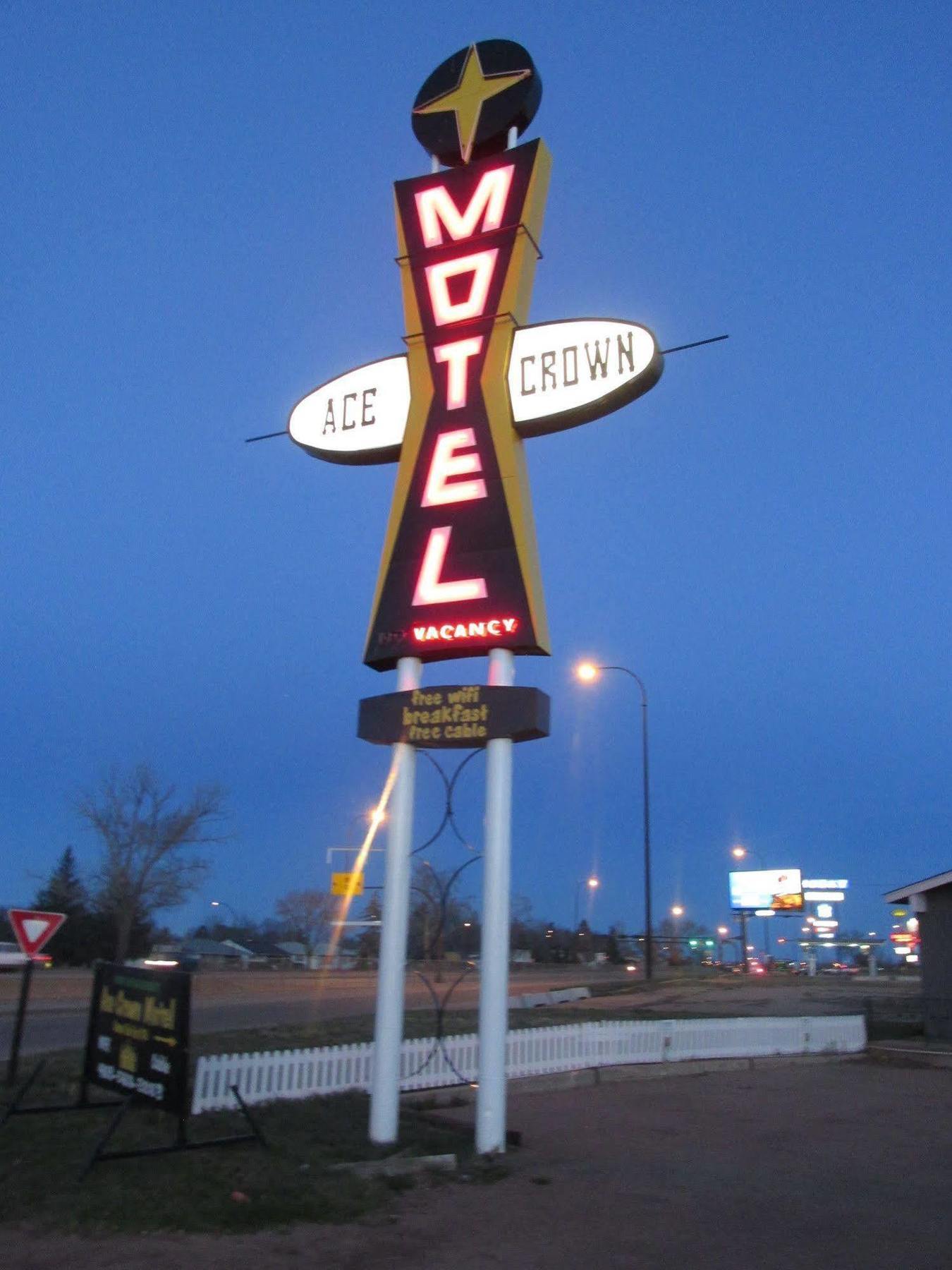Ace Crown Motel Medicine Hat