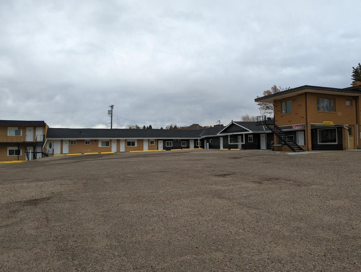 Riverside 2* Medicine Hat