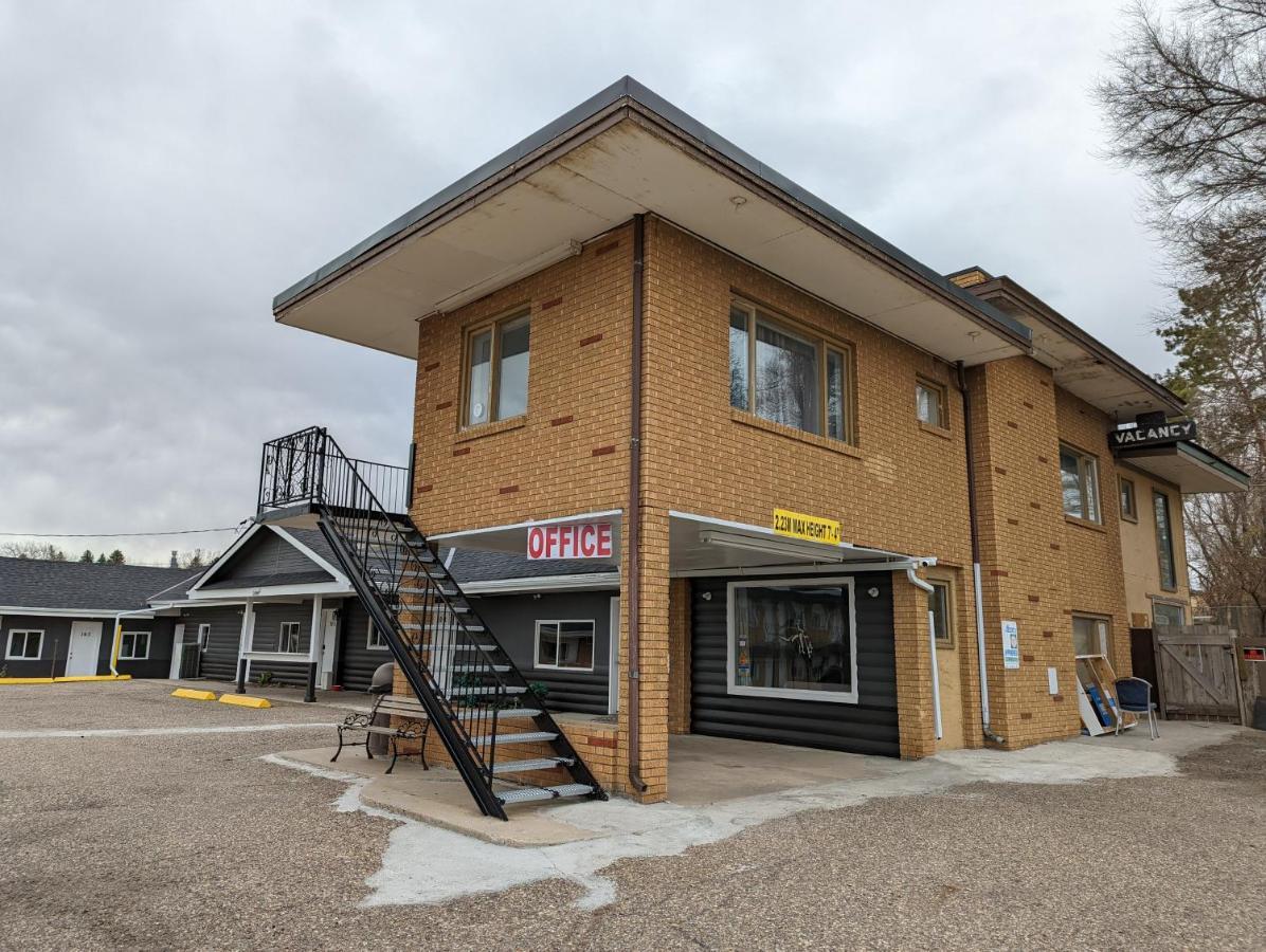 Riverside Motel 2*