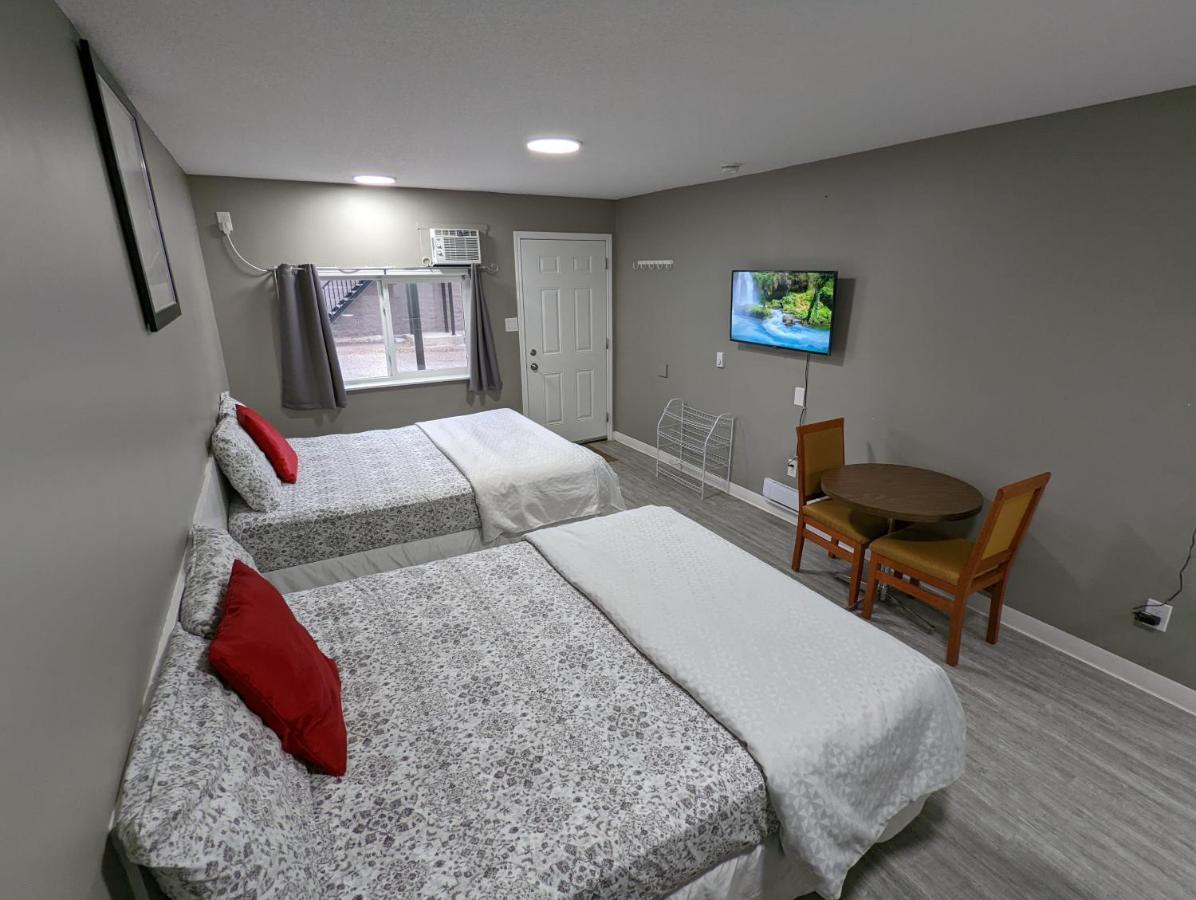 Riverside Motel 2*
