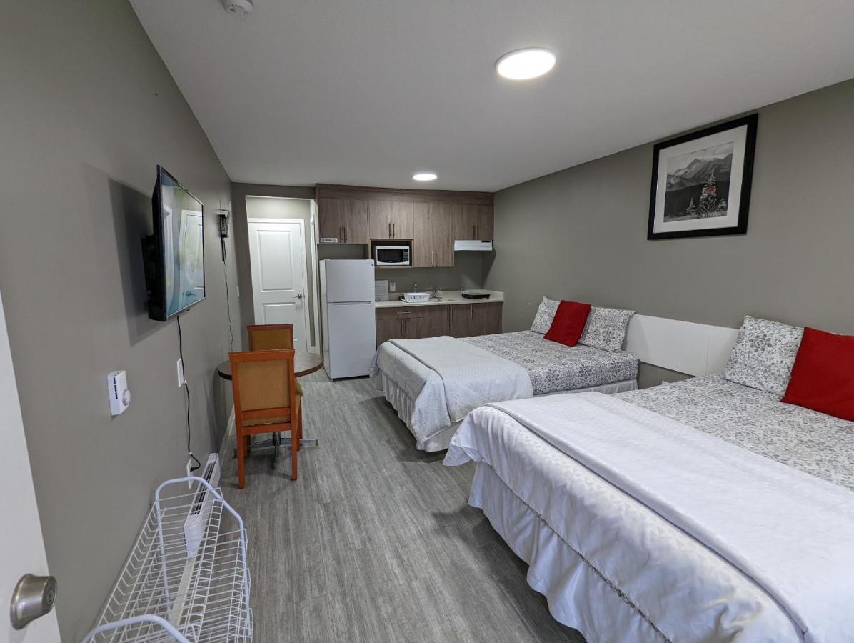 Riverside Motel
