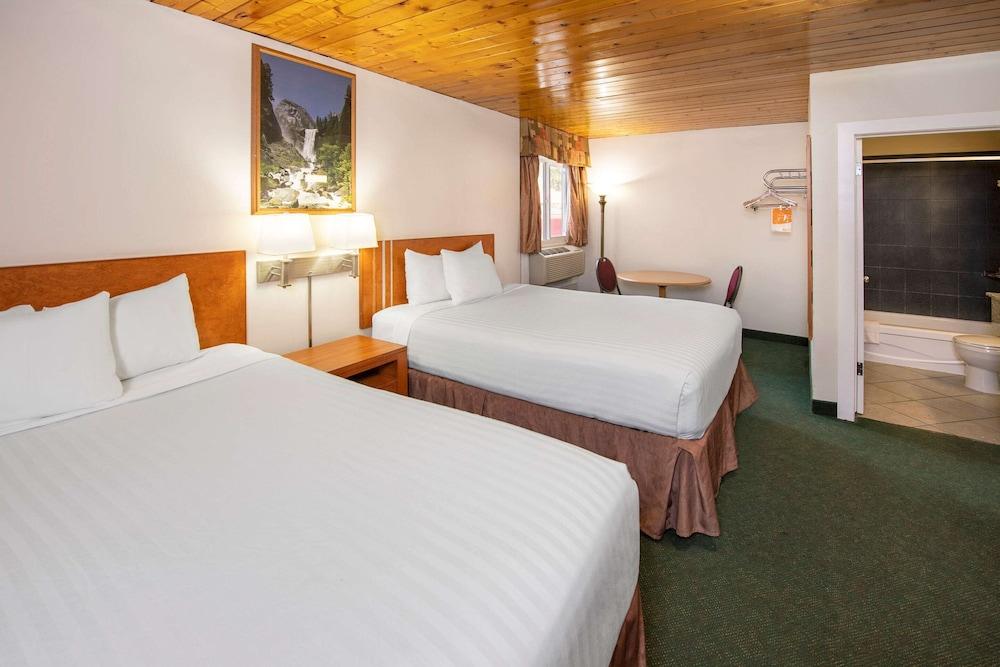 Ramada Medicine Hotel 2*
