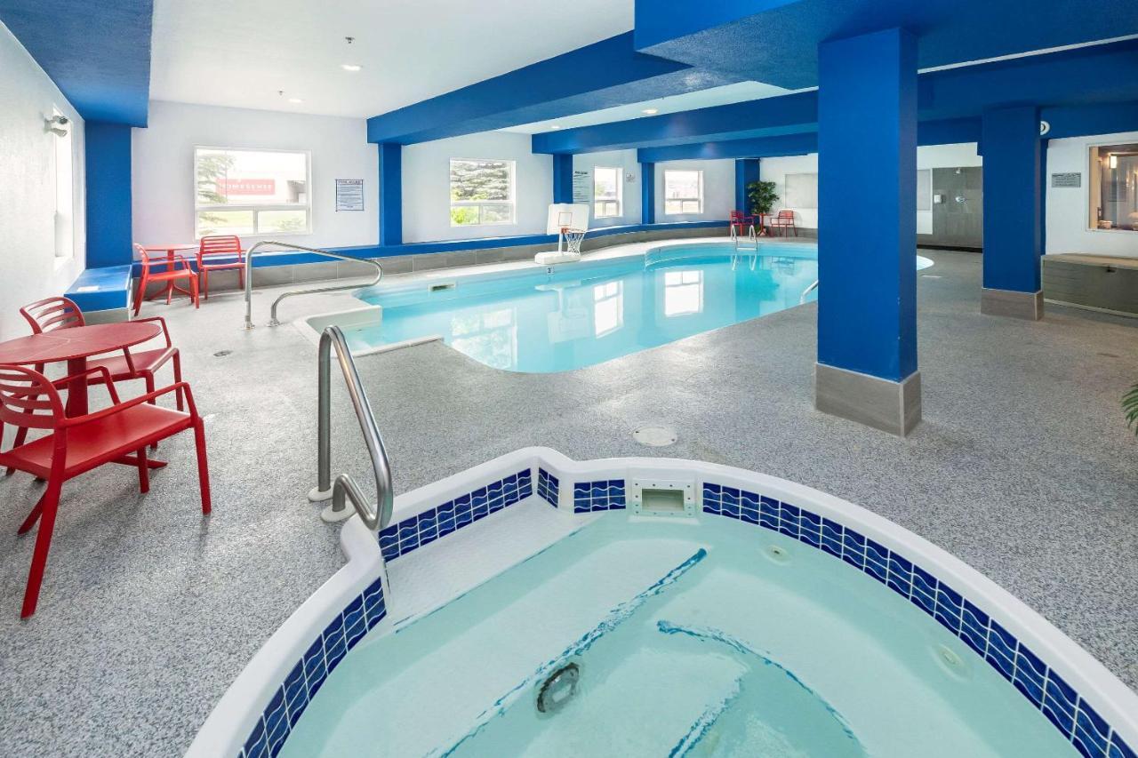 Hotel Comfort & Medicine Hat