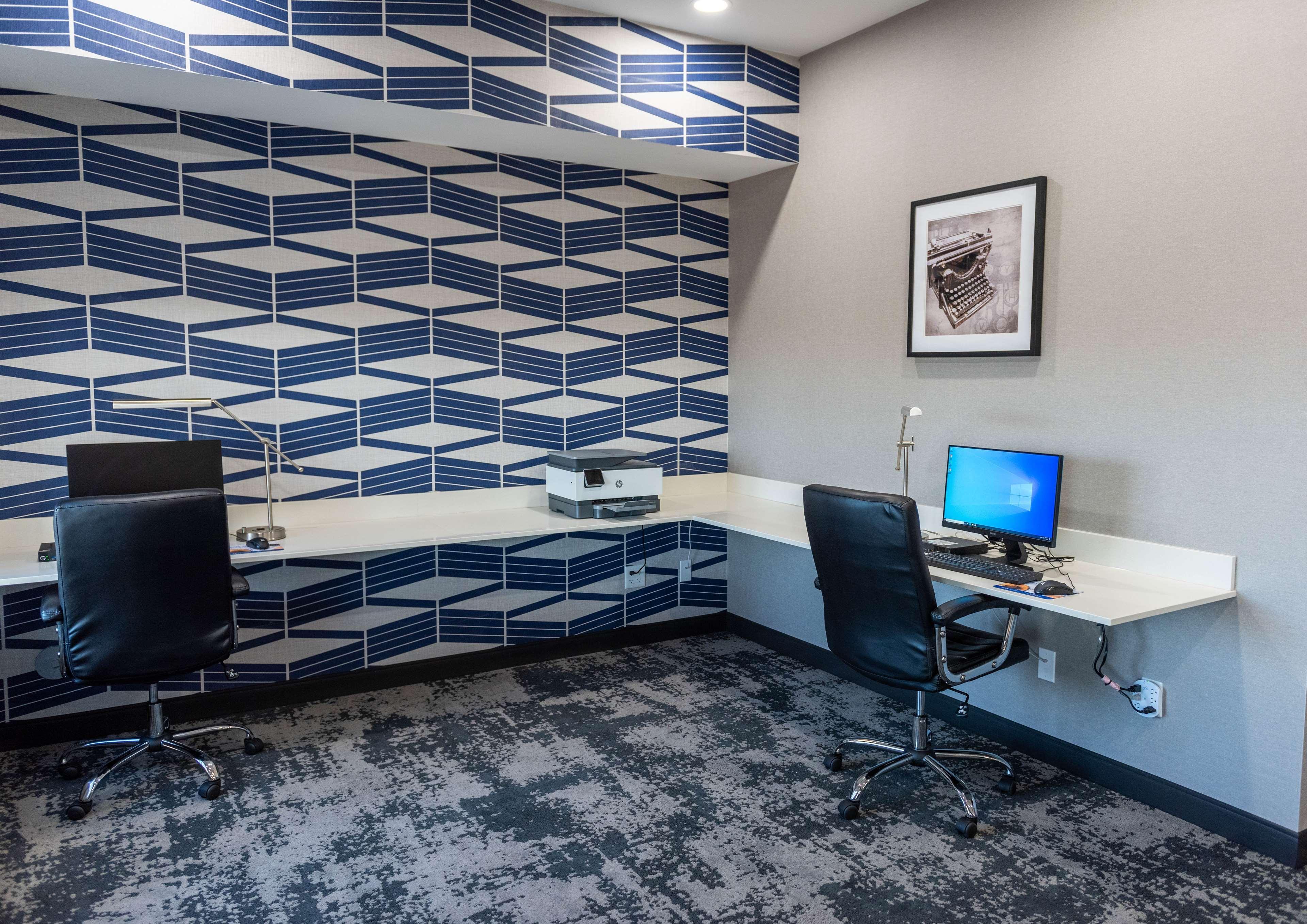 Western Premier Executive Residency Medicine 3* Medicine Hat