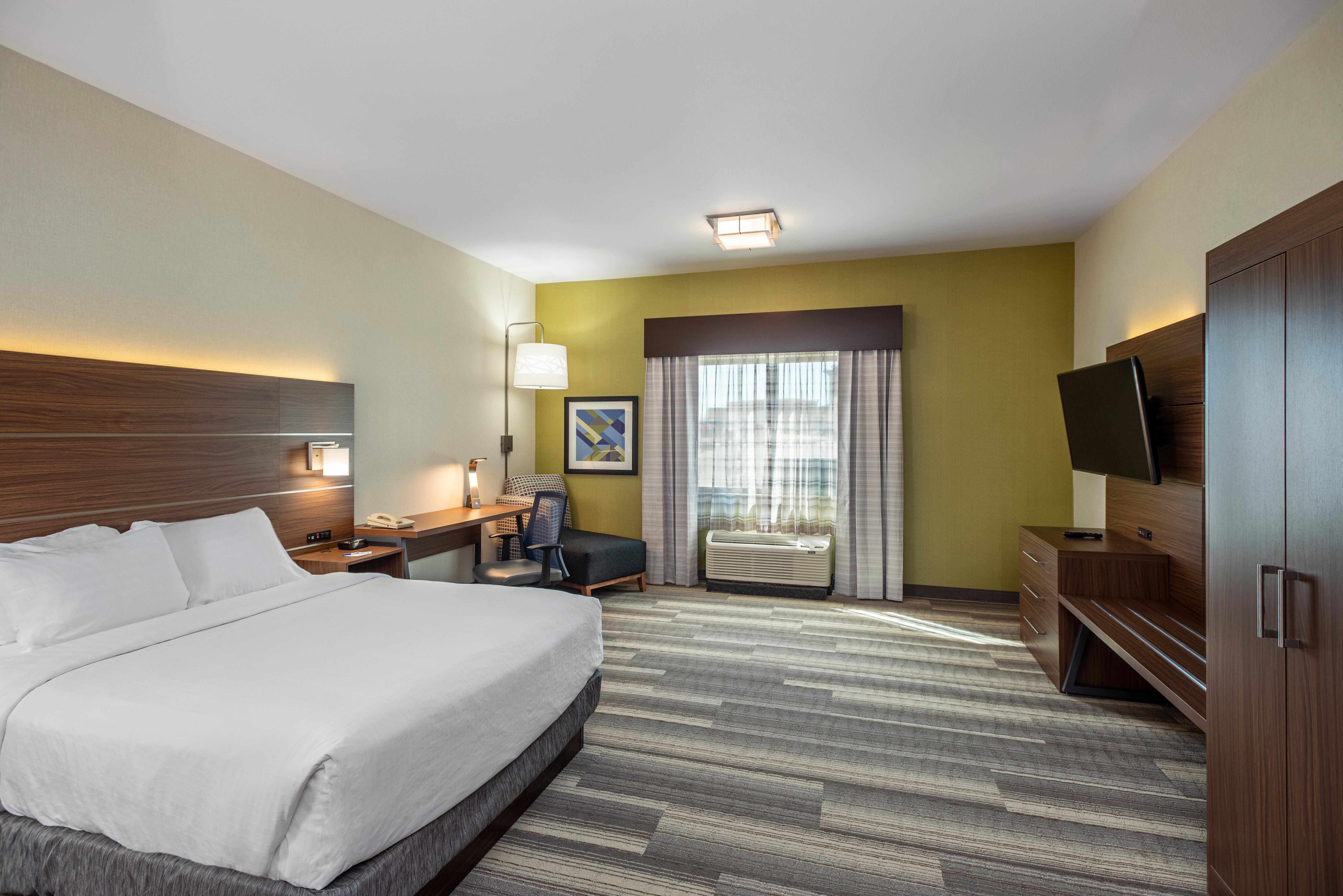 Holiday Express & By Ihg Medicine Hat