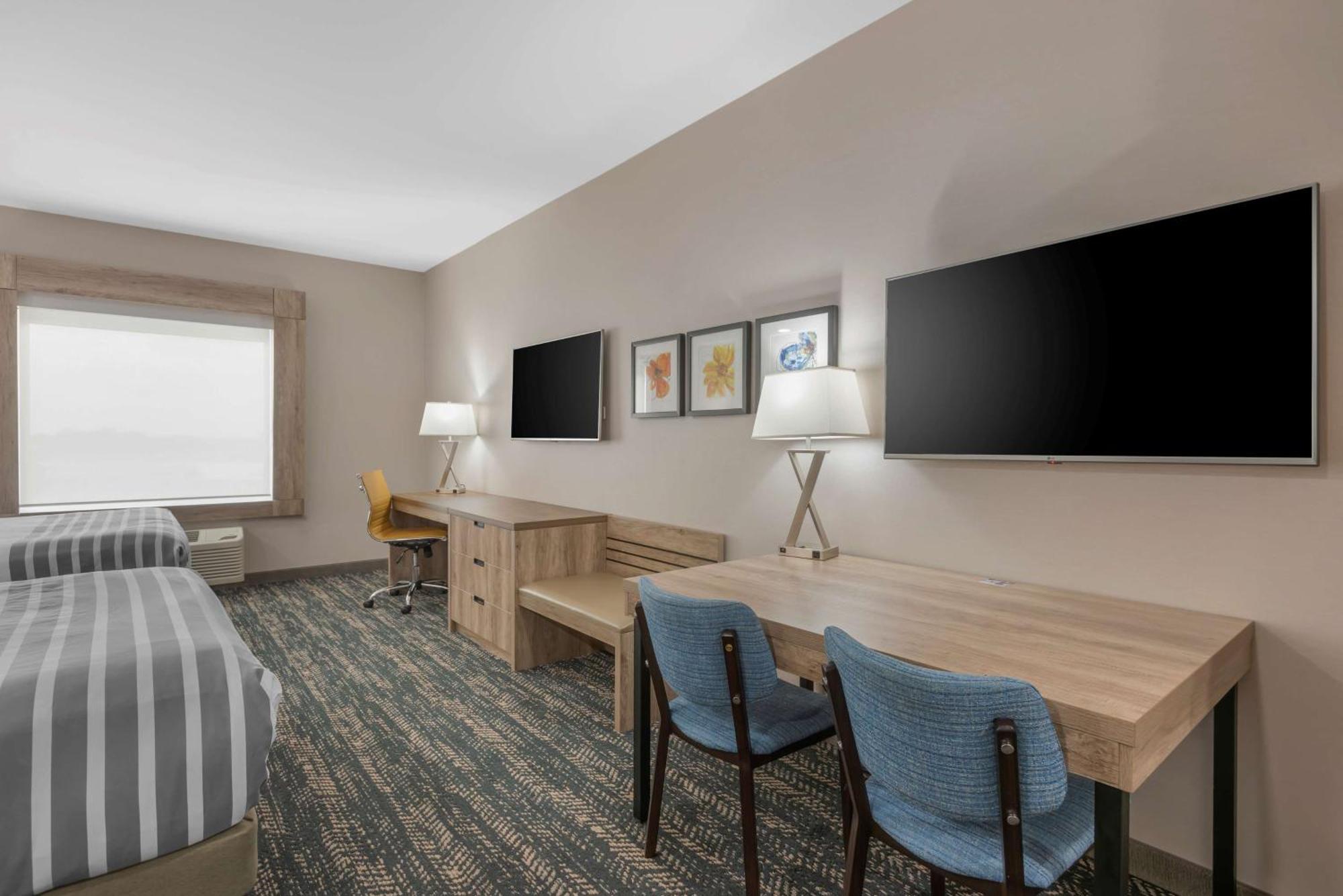 Western Premier Executive Residency Medicine Hotel