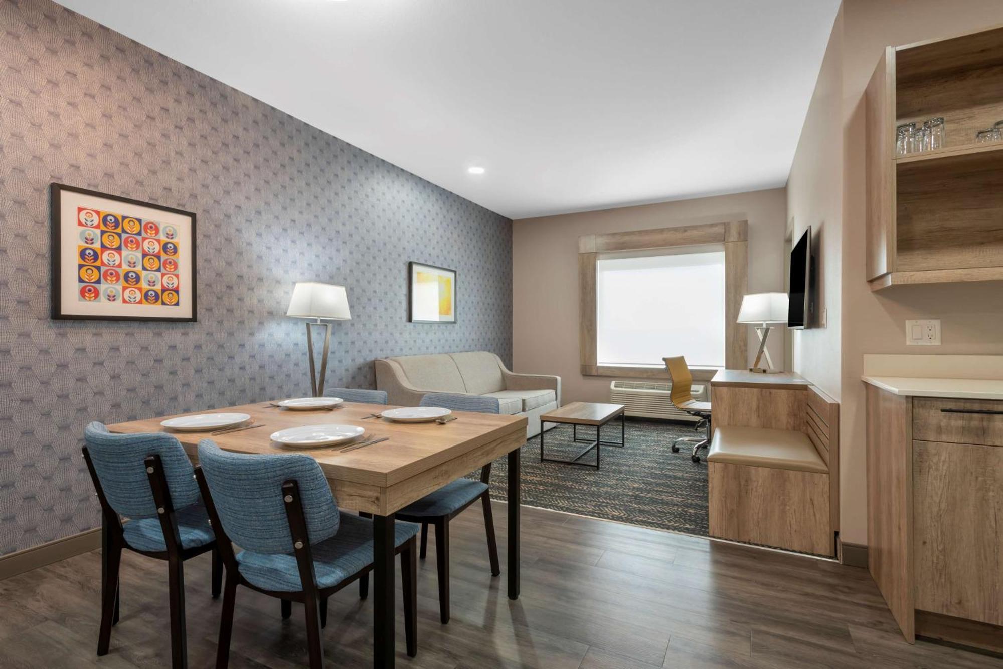 Western Premier Executive Residency Medicine Hotel
